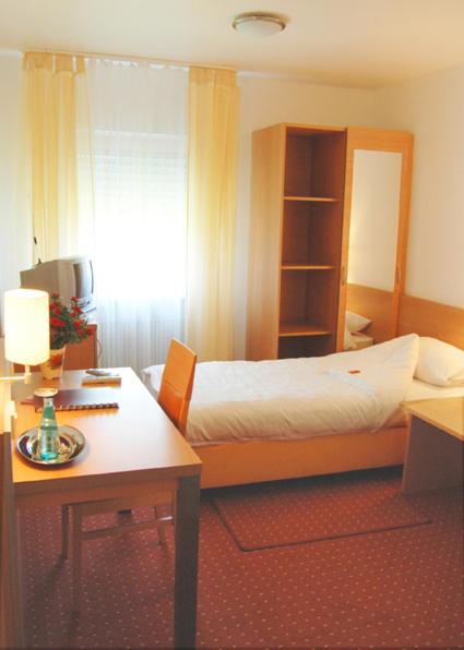 Single Room photo 2