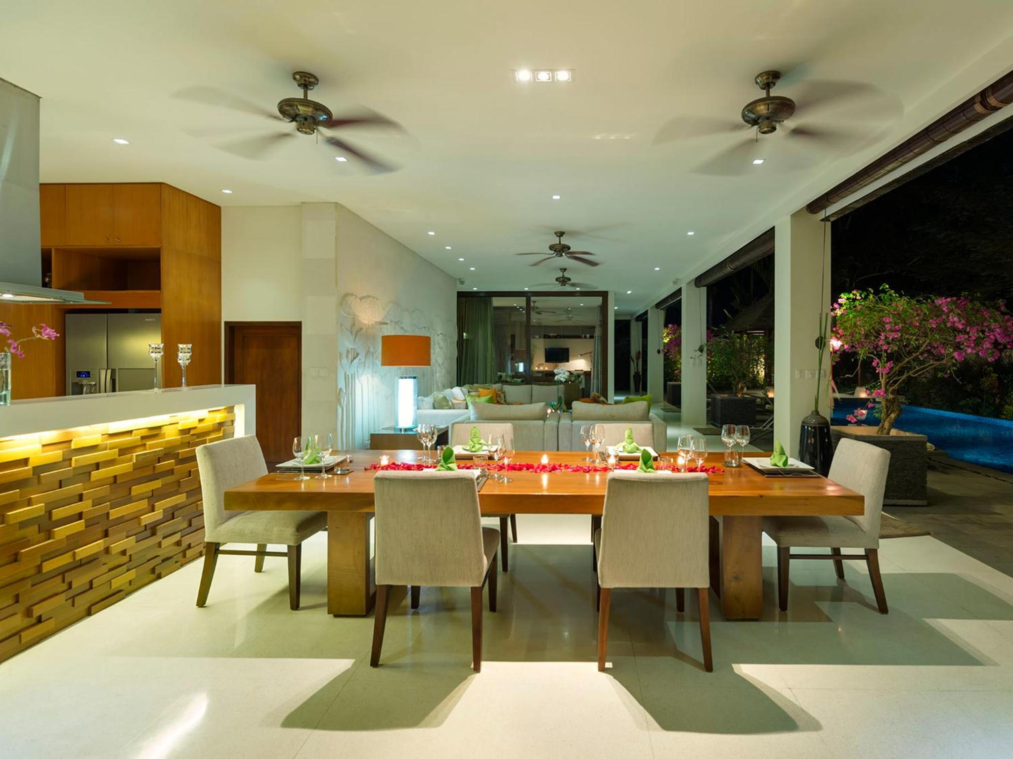 Three-Bedroom Villa with Private Pool and Garden View with Free Benefit - Photo 3