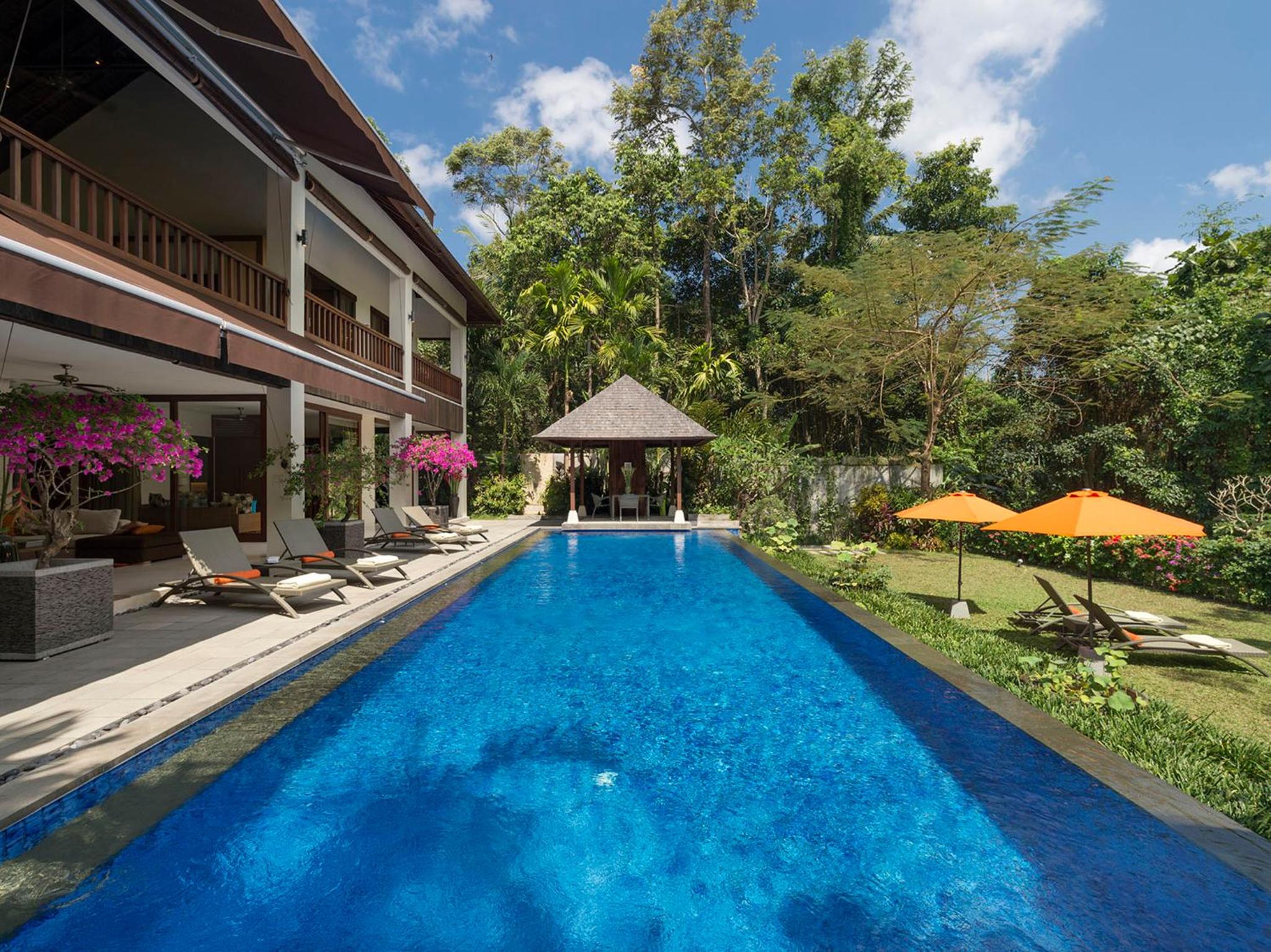 Three-Bedroom Villa with Private Pool and Garden View with Free Benefit - Photo 40