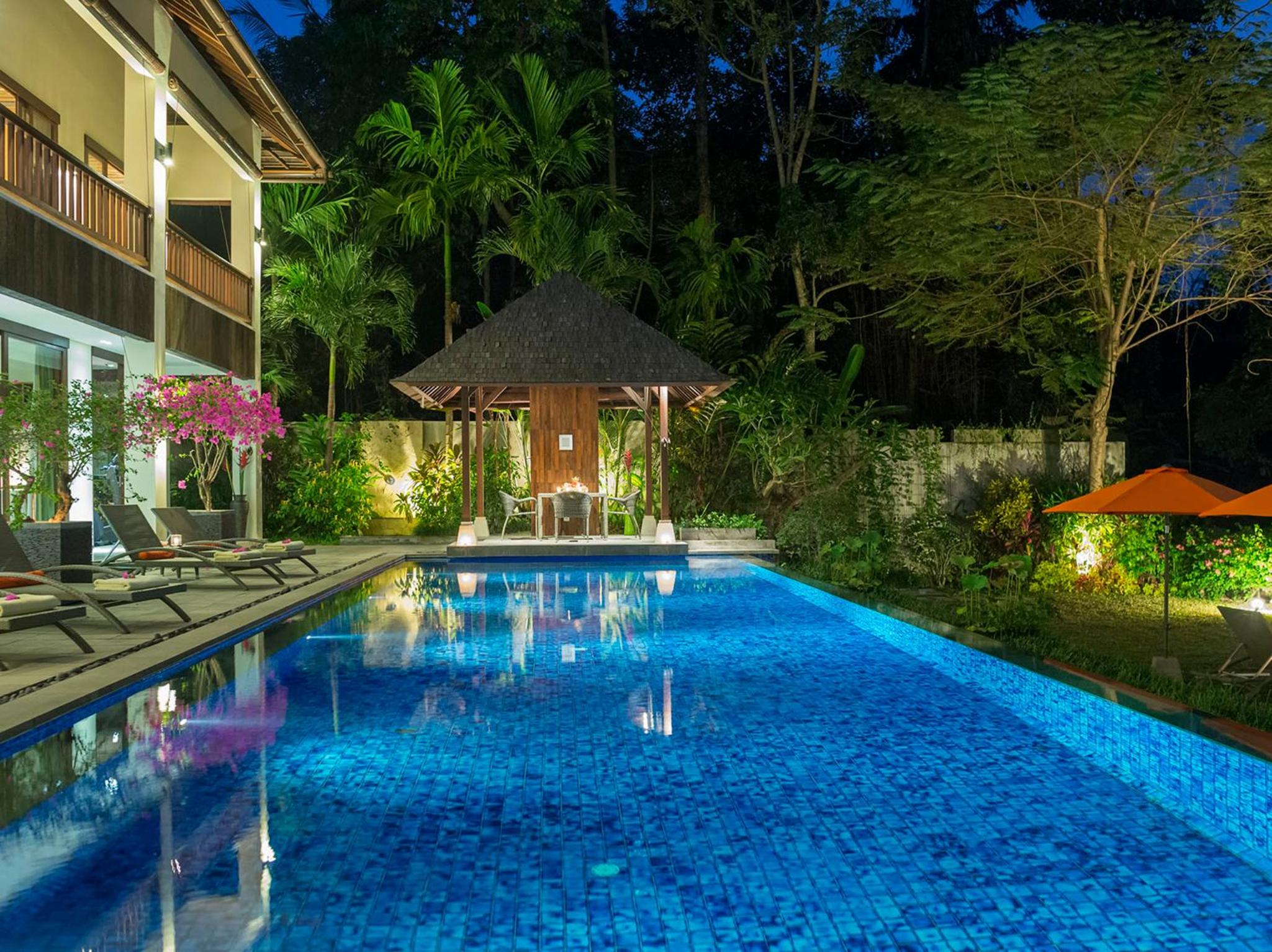 Three-Bedroom Villa with Private Pool and Garden View with Free Benefit - Photo 39