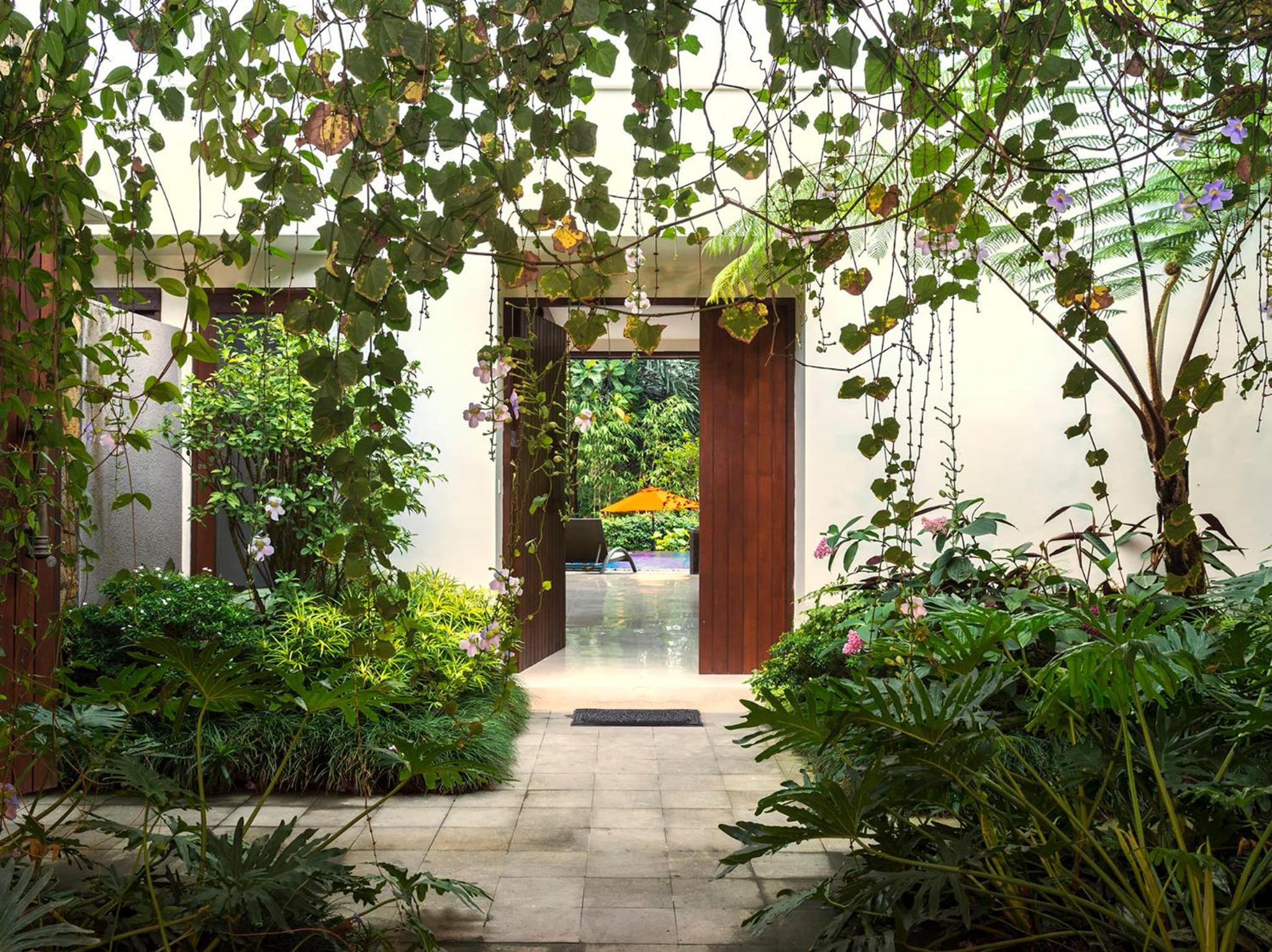 Three-Bedroom Villa with Private Pool and Garden View with Free Benefit - Photo 36