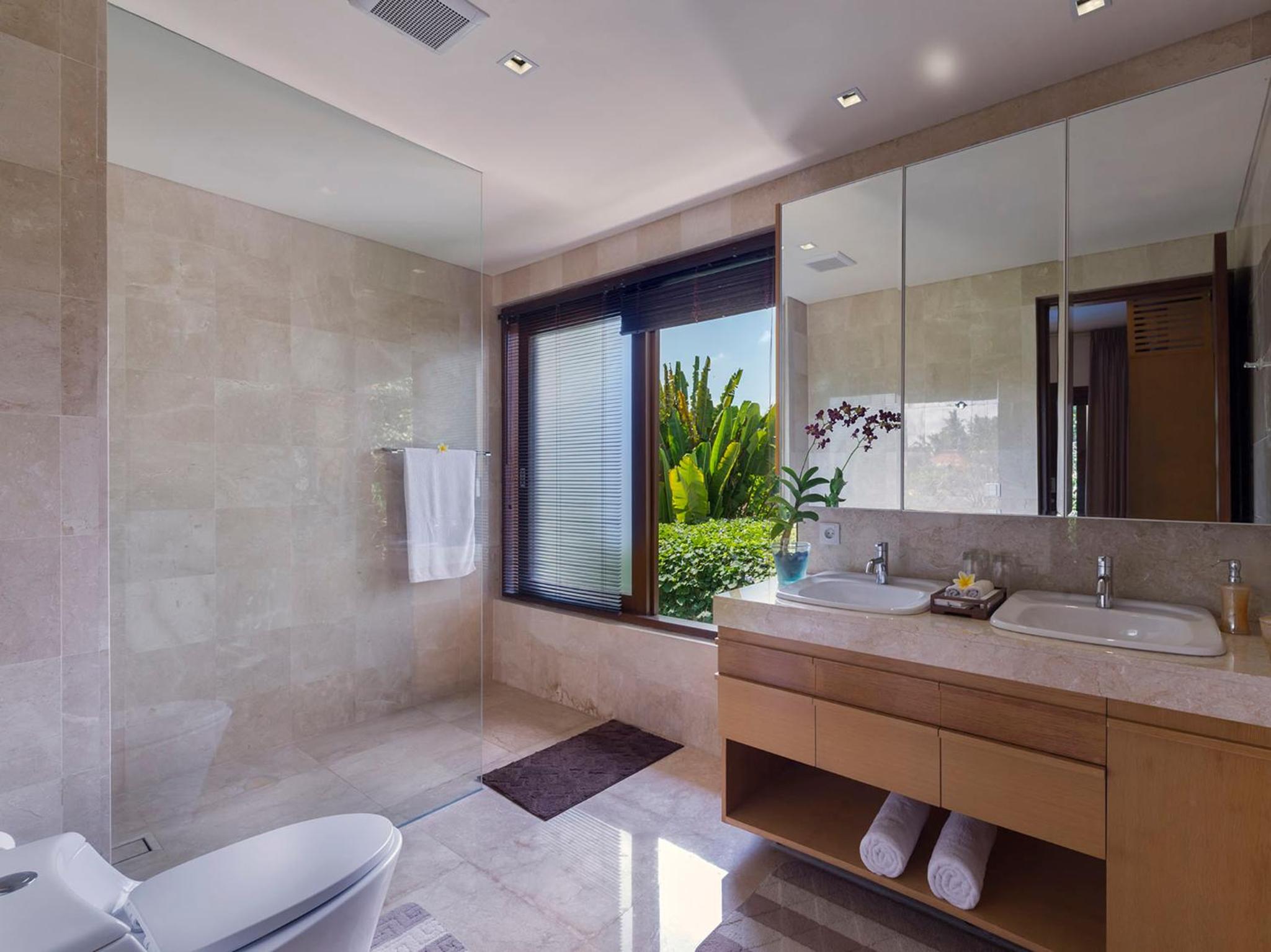 Three-Bedroom Villa with Private Pool and Garden View with Free Benefit - Photo 8