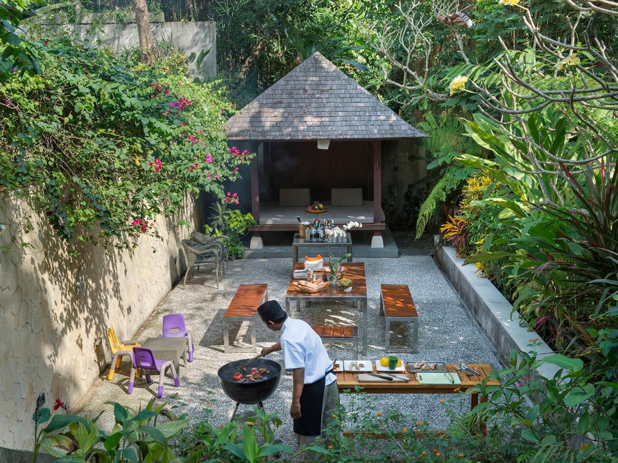 Three-Bedroom Villa with Private Pool and Garden View with Free Benefit - Photo 25