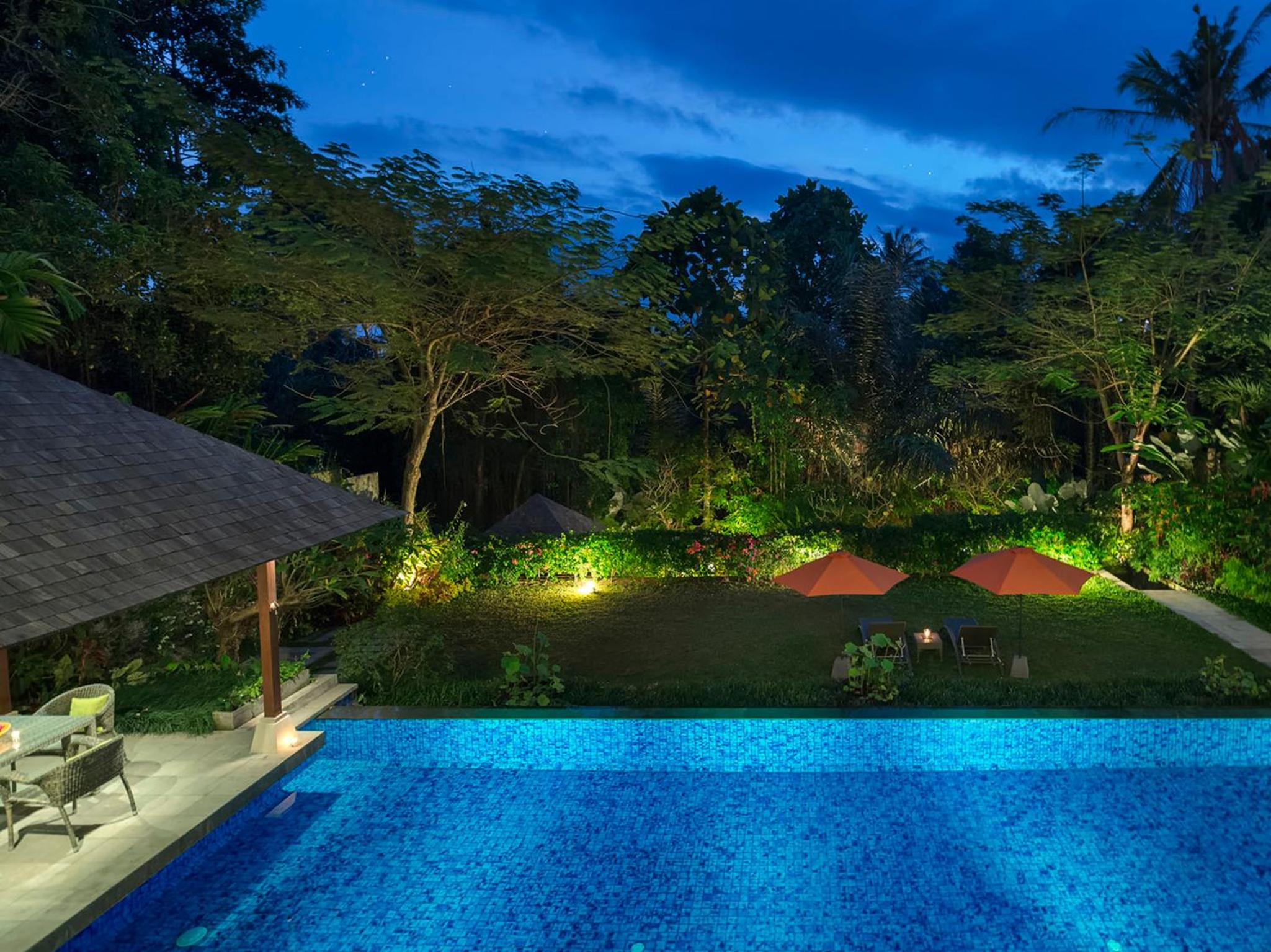 Three-Bedroom Villa with Private Pool and Garden View with Free Benefit - Photo 16