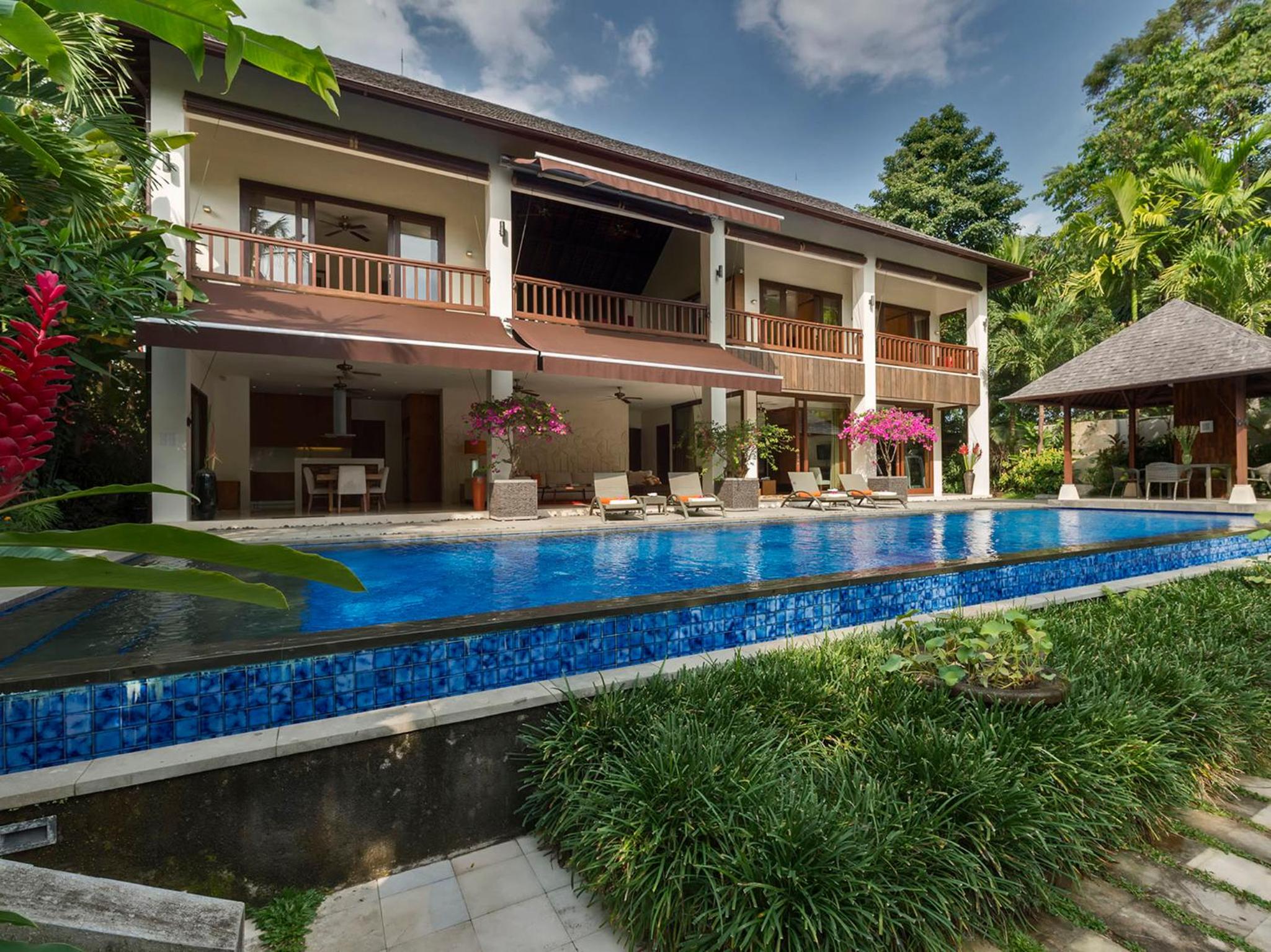 Three-Bedroom Villa with Private Pool and Garden View with Free Benefit - Photo 15