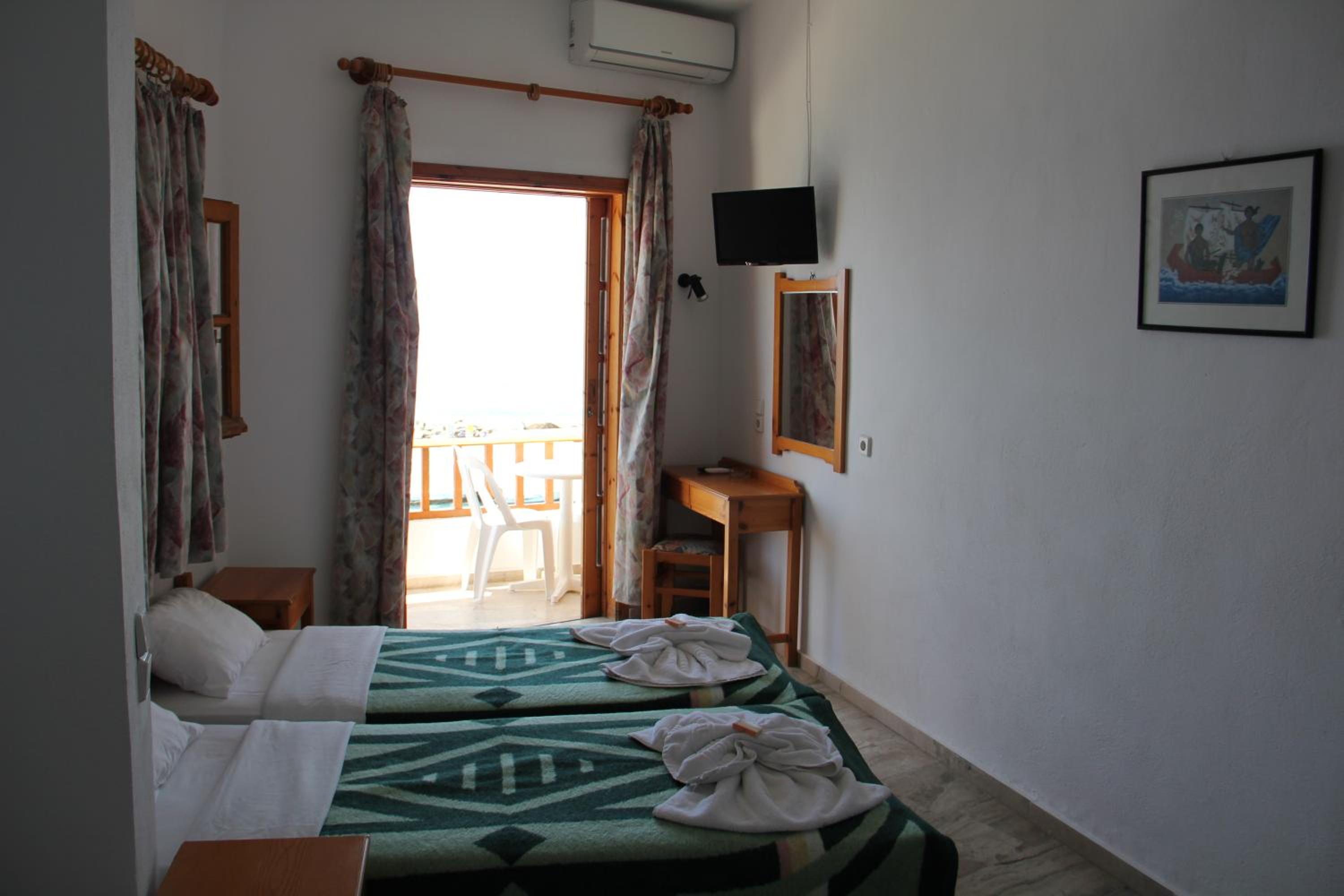 Triple Room with Balcony photo 3