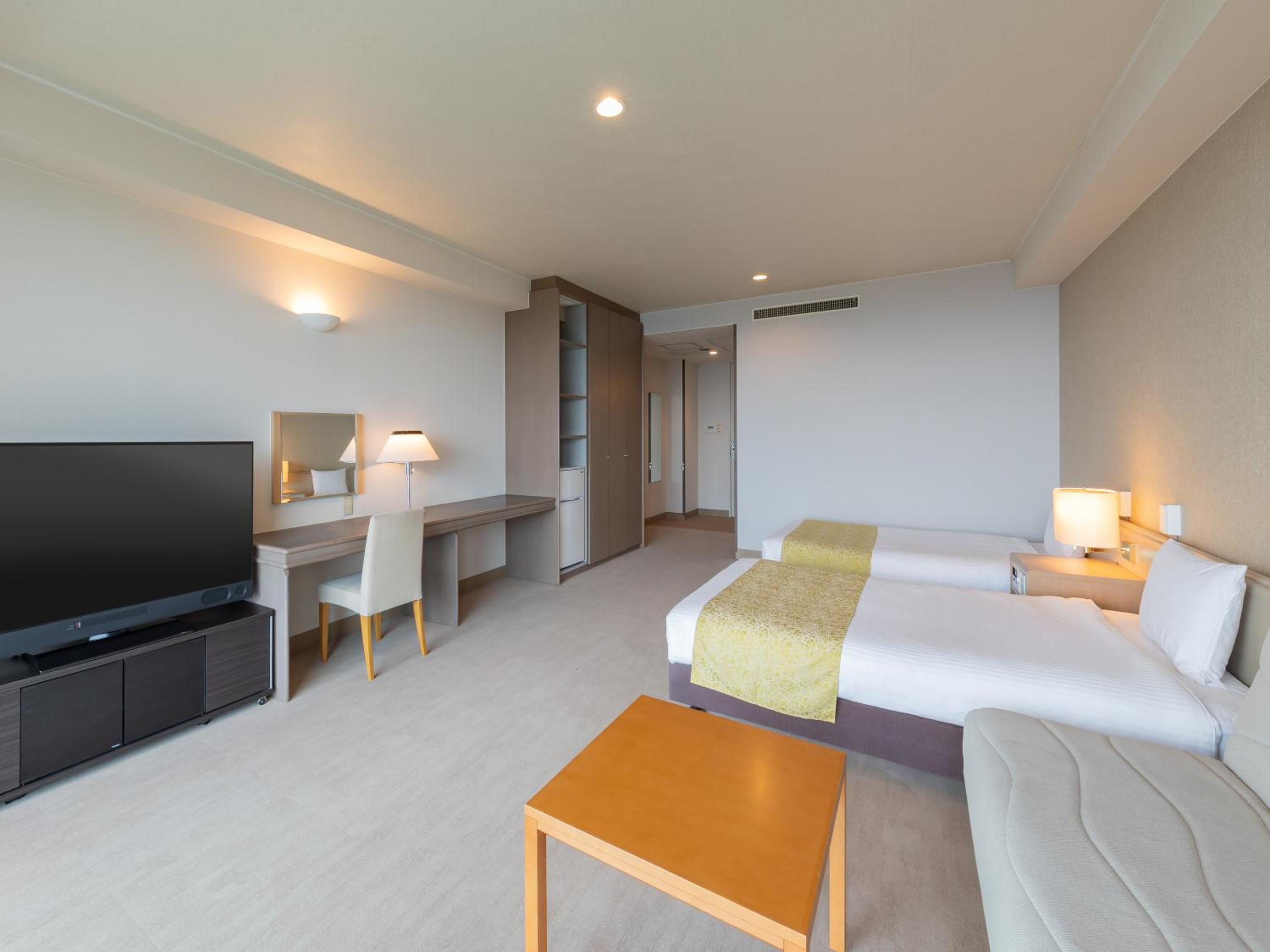 Standard Twin Room with Ocean View photo 2