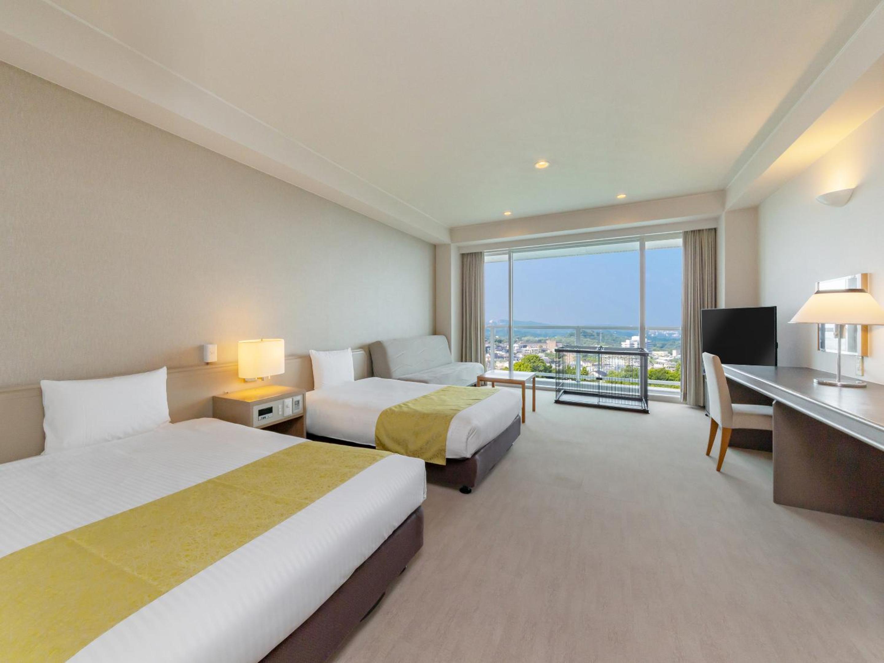 Standard Twin Room with Ocean View