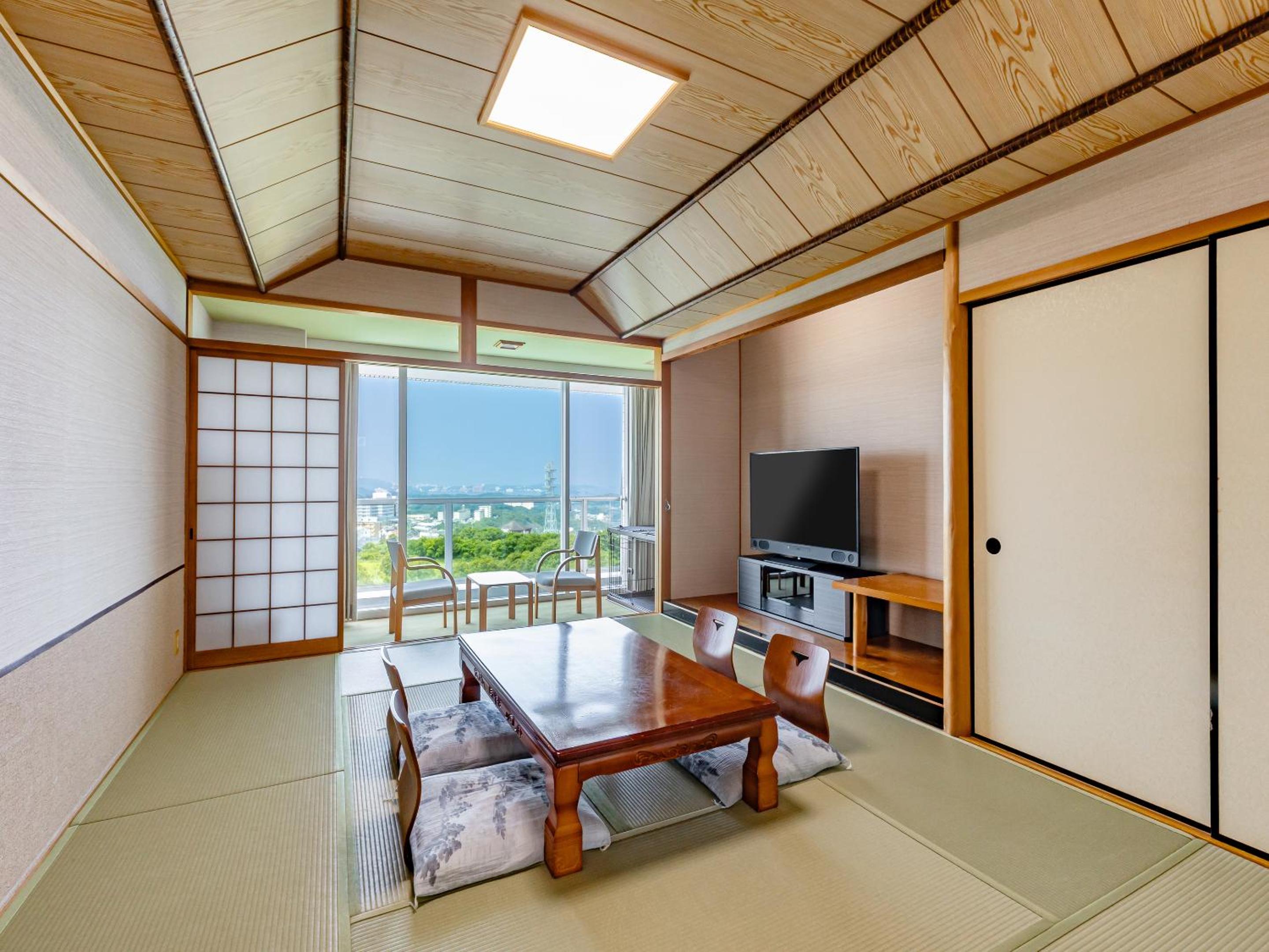 Japanese-Style Room (10 Tatami) with Ocean View photo 2