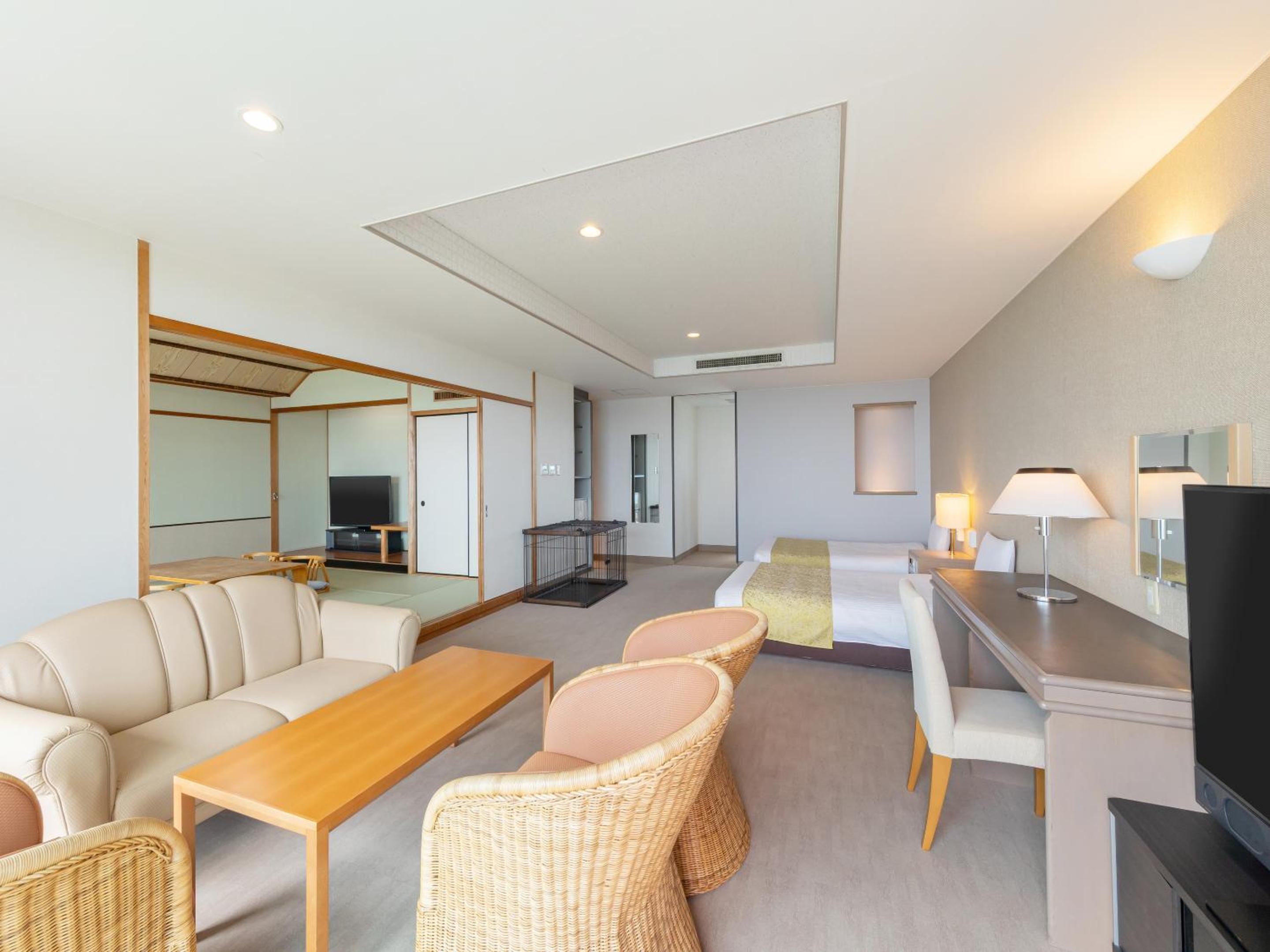 Japanese-Western Style Room with Ocean View photo 3