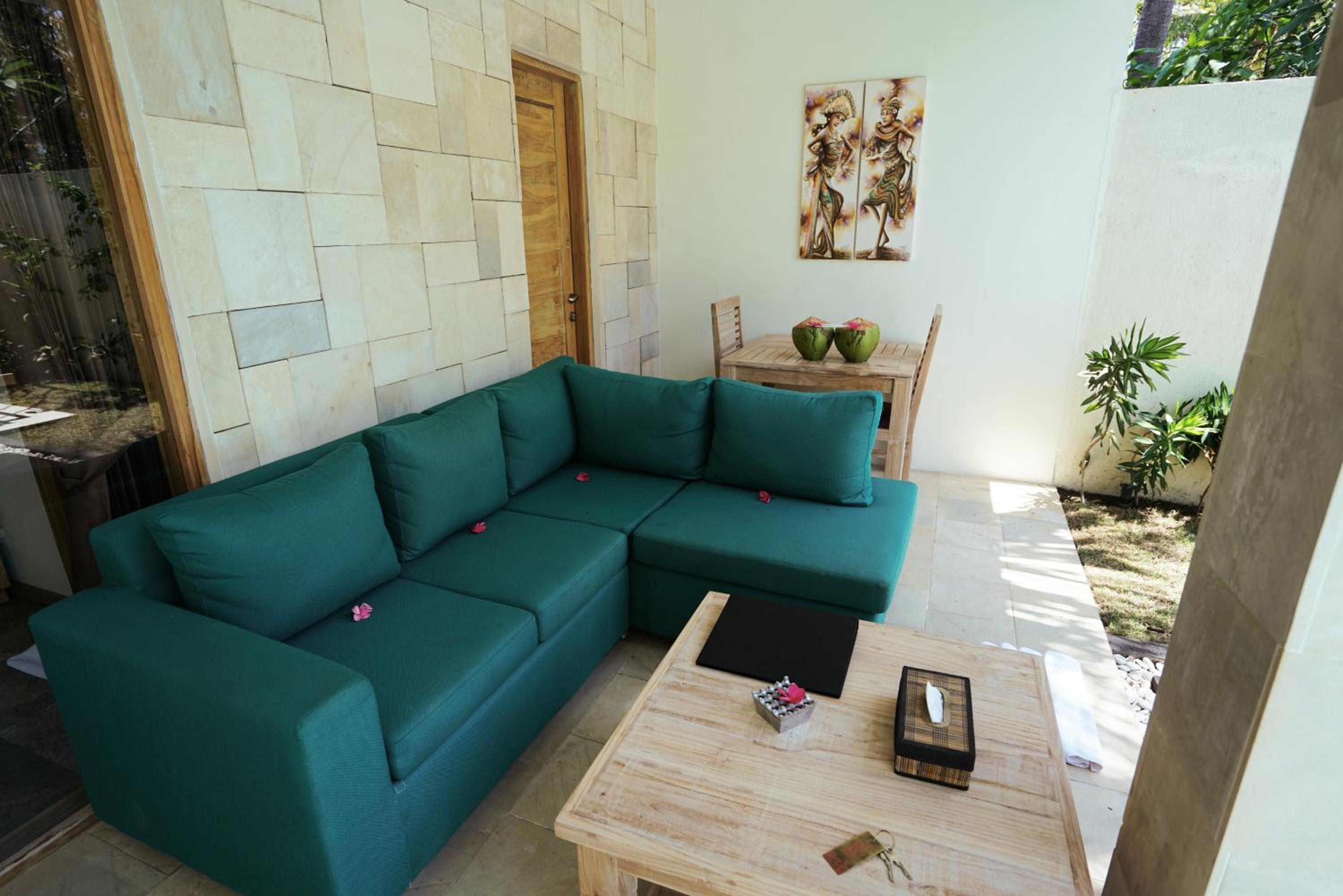 Villa with Private Pool - Photo 14