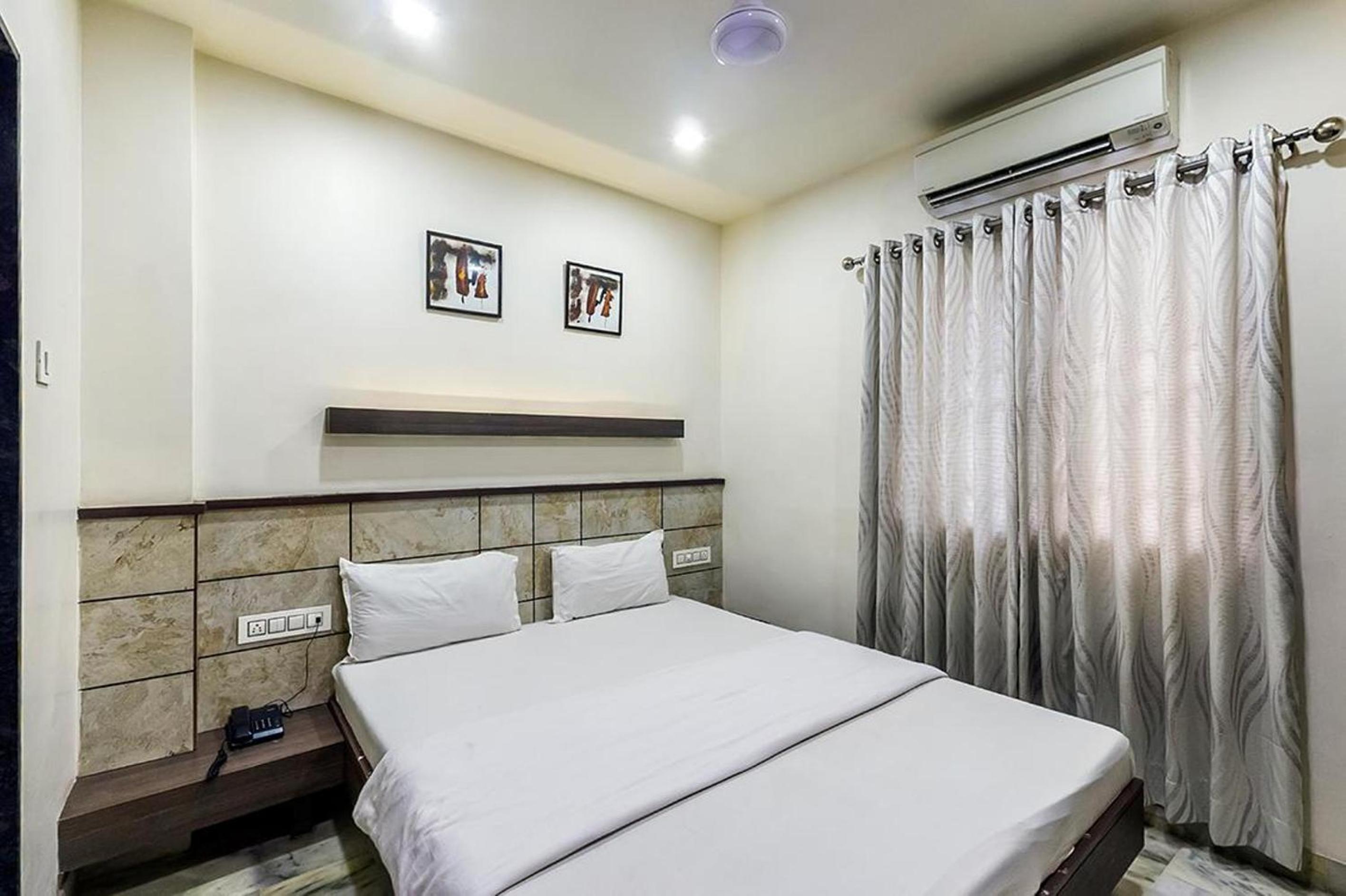 Standard Double or Twin Room - Photo 7
