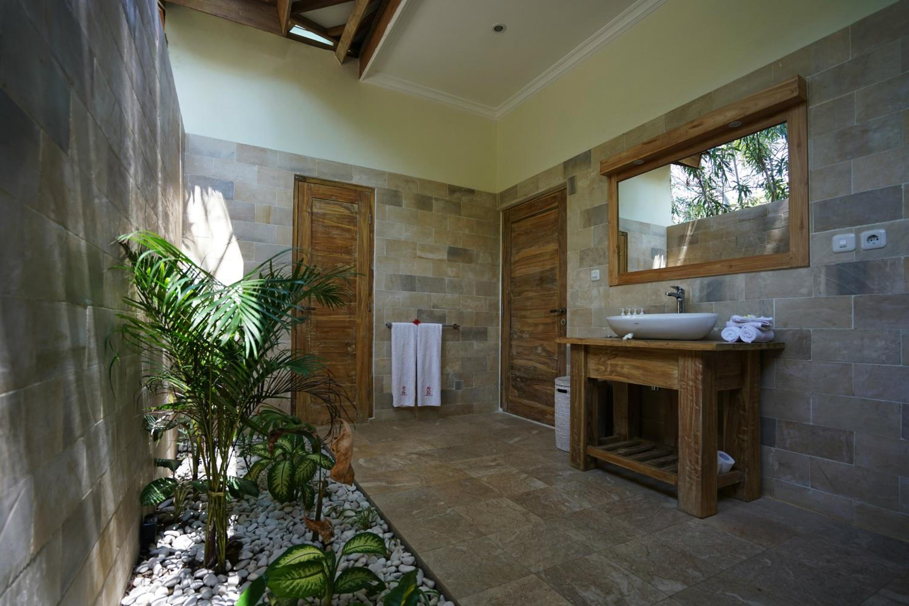 Villa with Private Pool - Photo 25