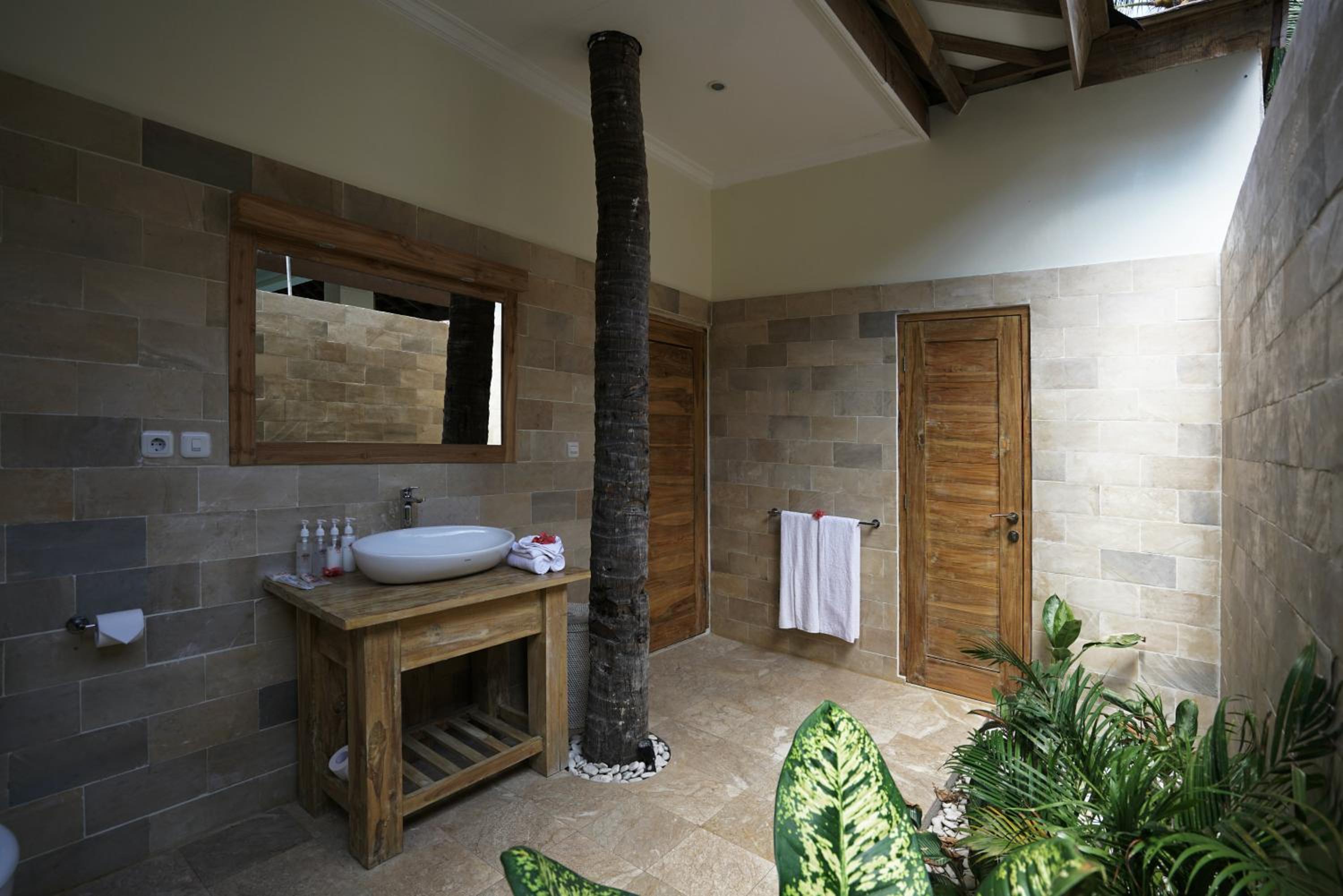 Villa with Private Pool - Photo 27