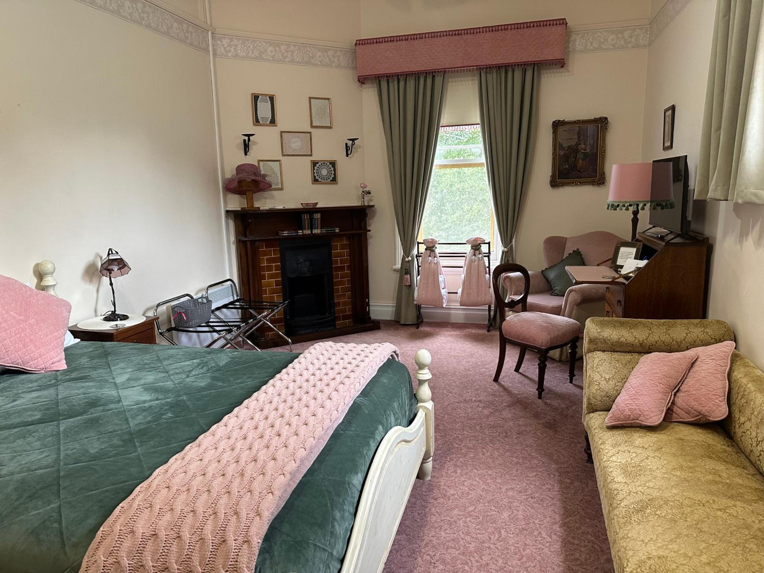 Two-Bedroom Suite photo 2