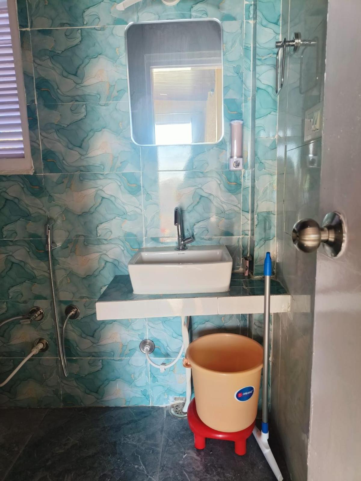 Deluxe Double or Twin Room with Mountain View