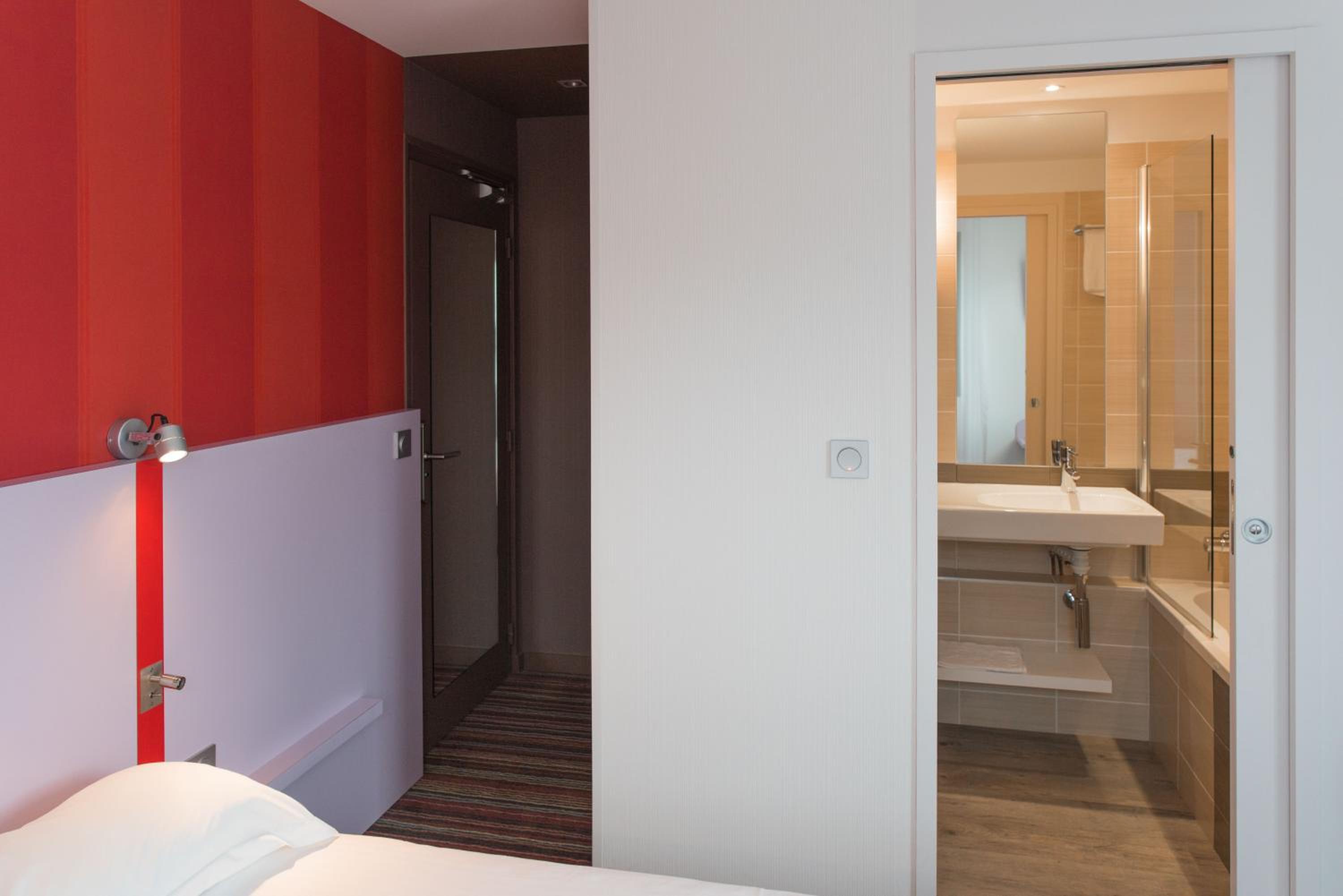 Standard Double Room - Photo 7