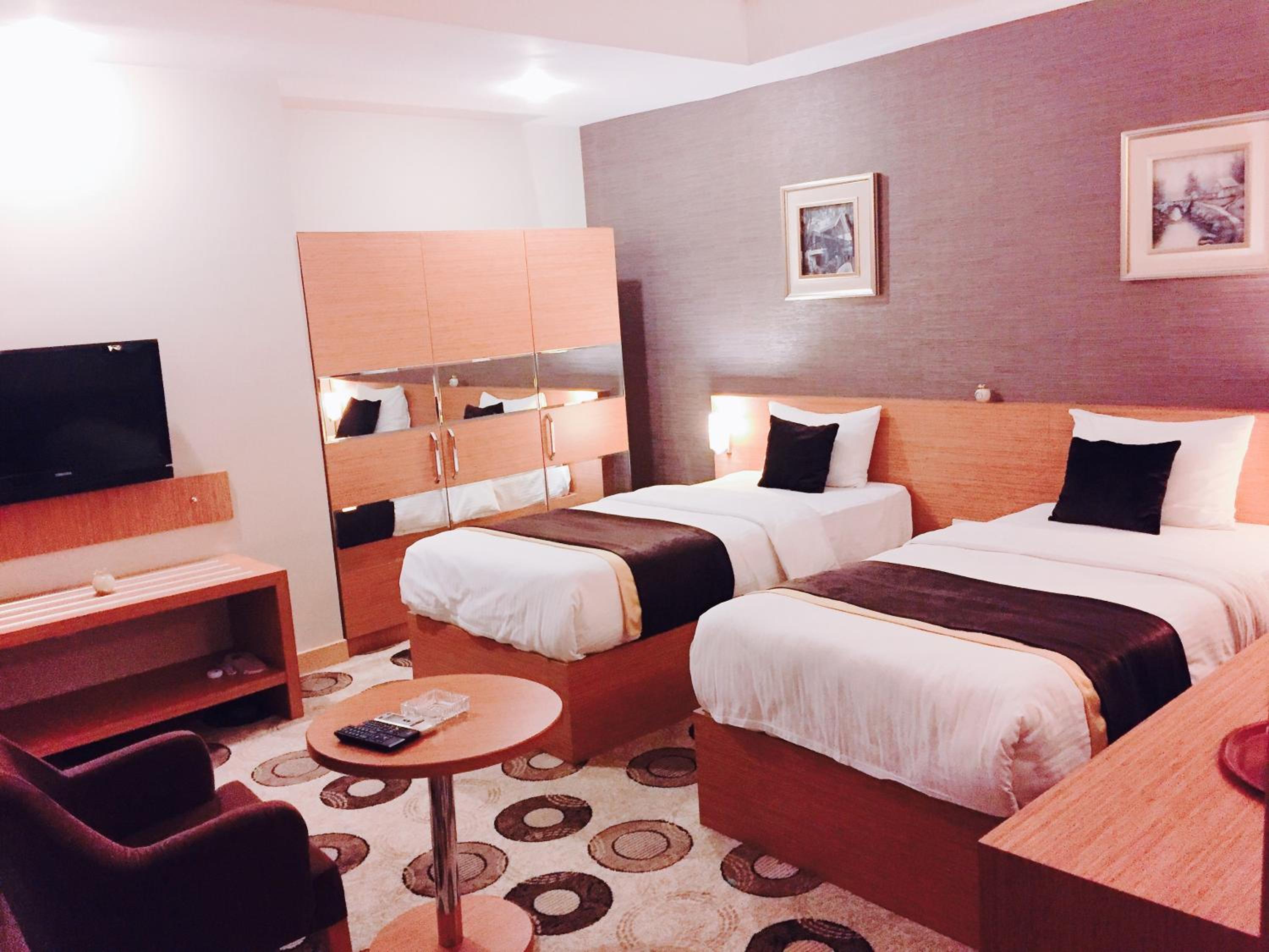 Budget Twin Room - Photo 2