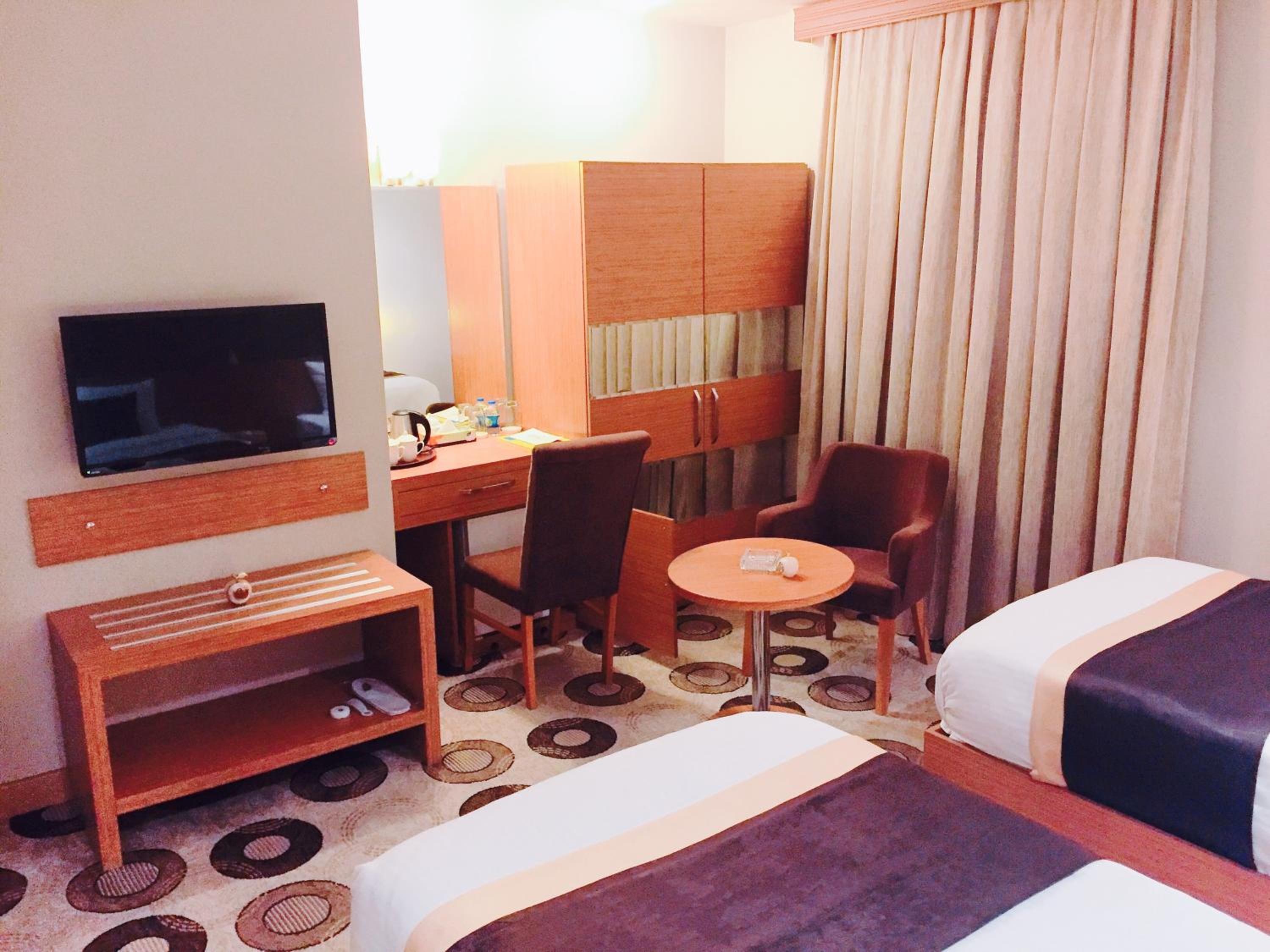 Budget Twin Room - Photo 3