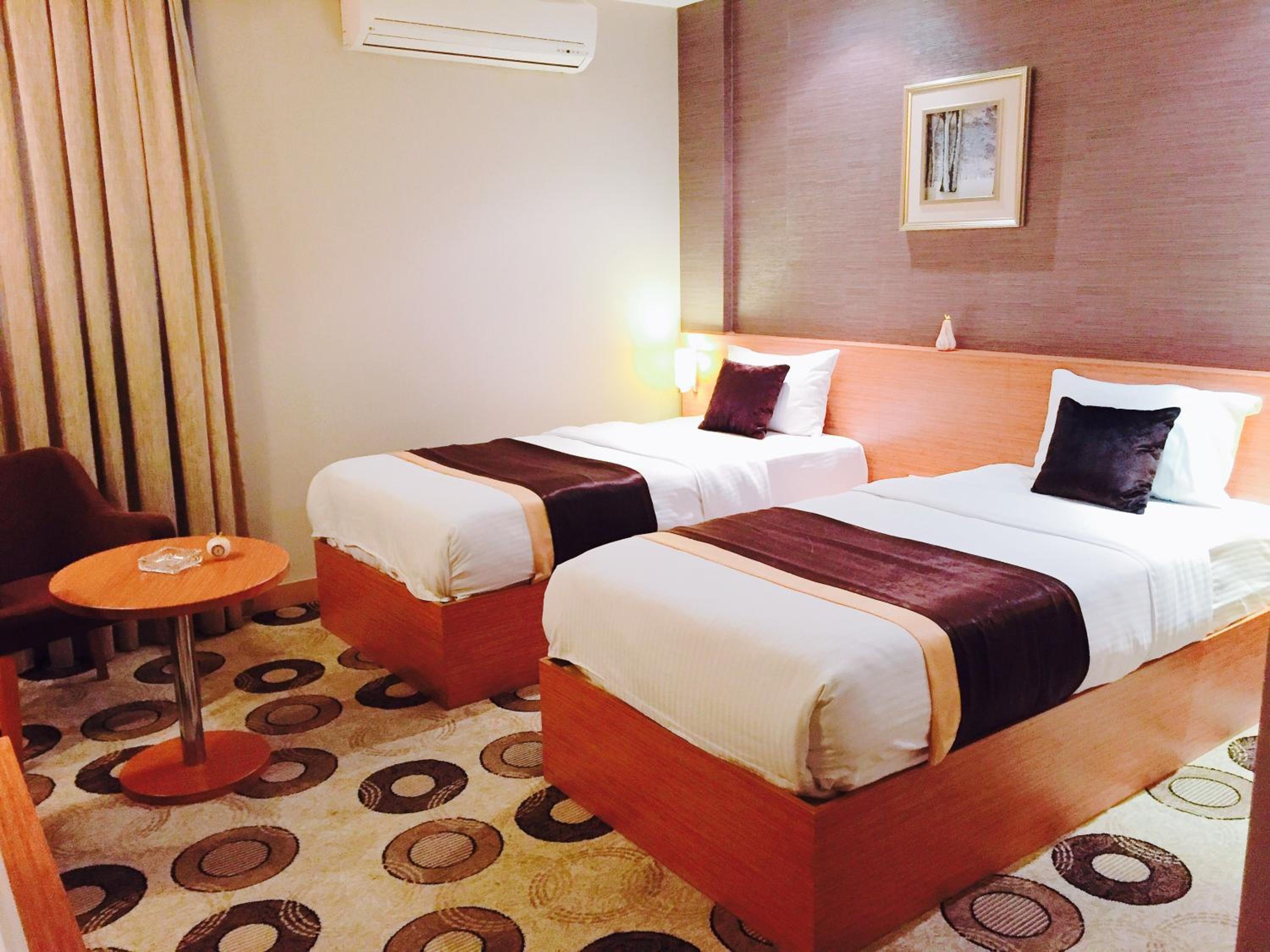 Budget Twin Room - Photo 5