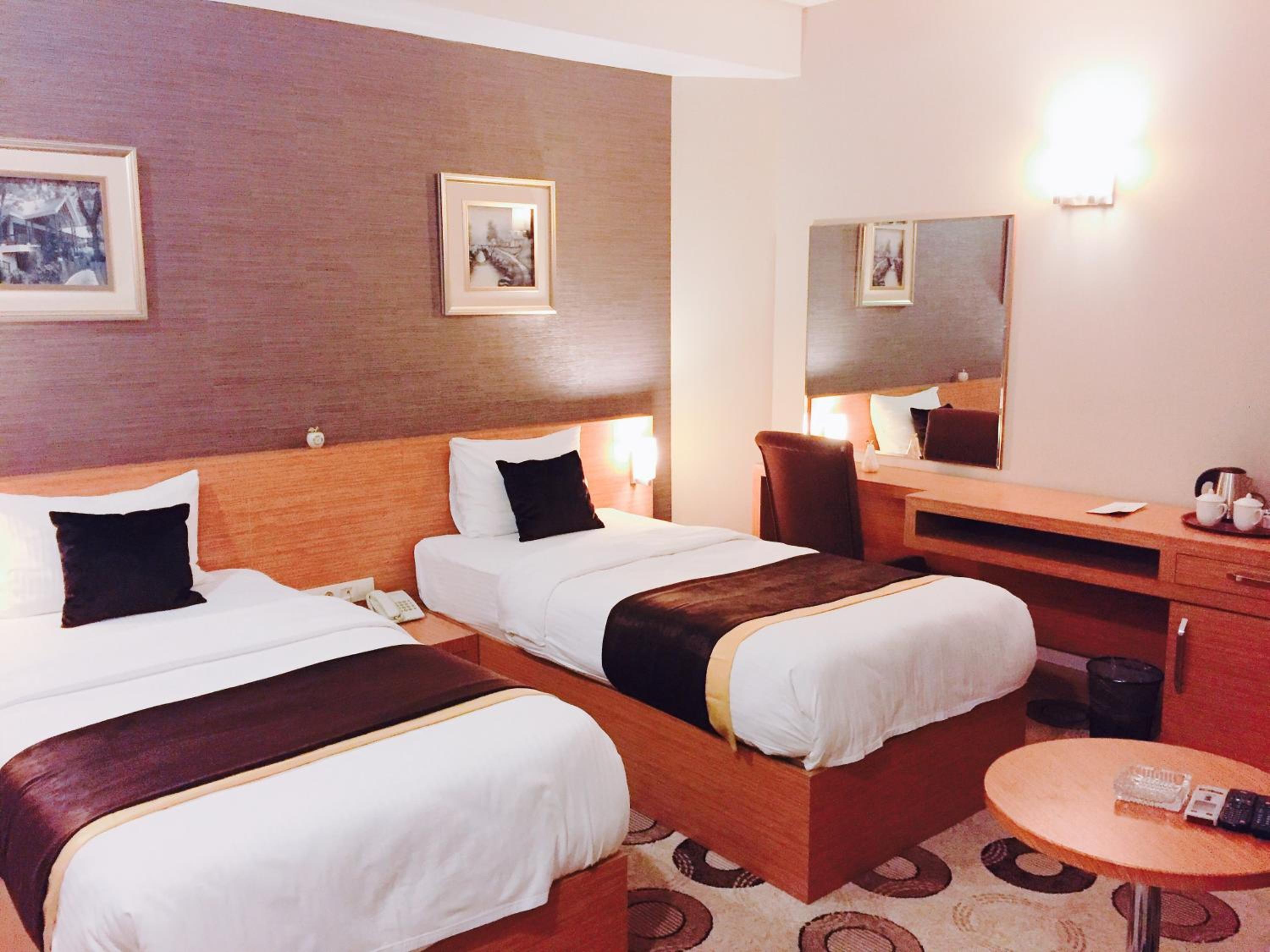 Budget Twin Room - Photo 6