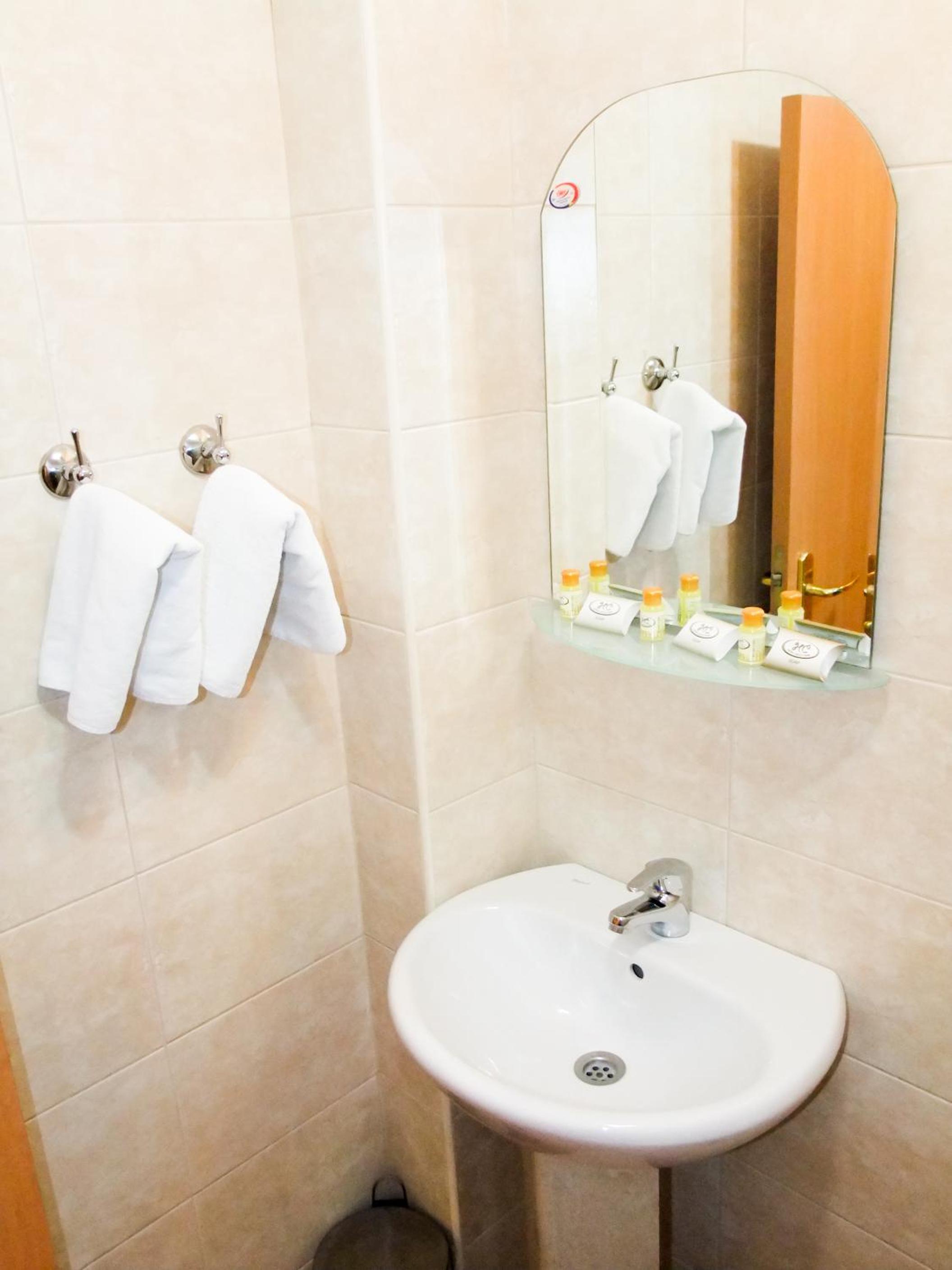 Double Room - Basement - Photo 11