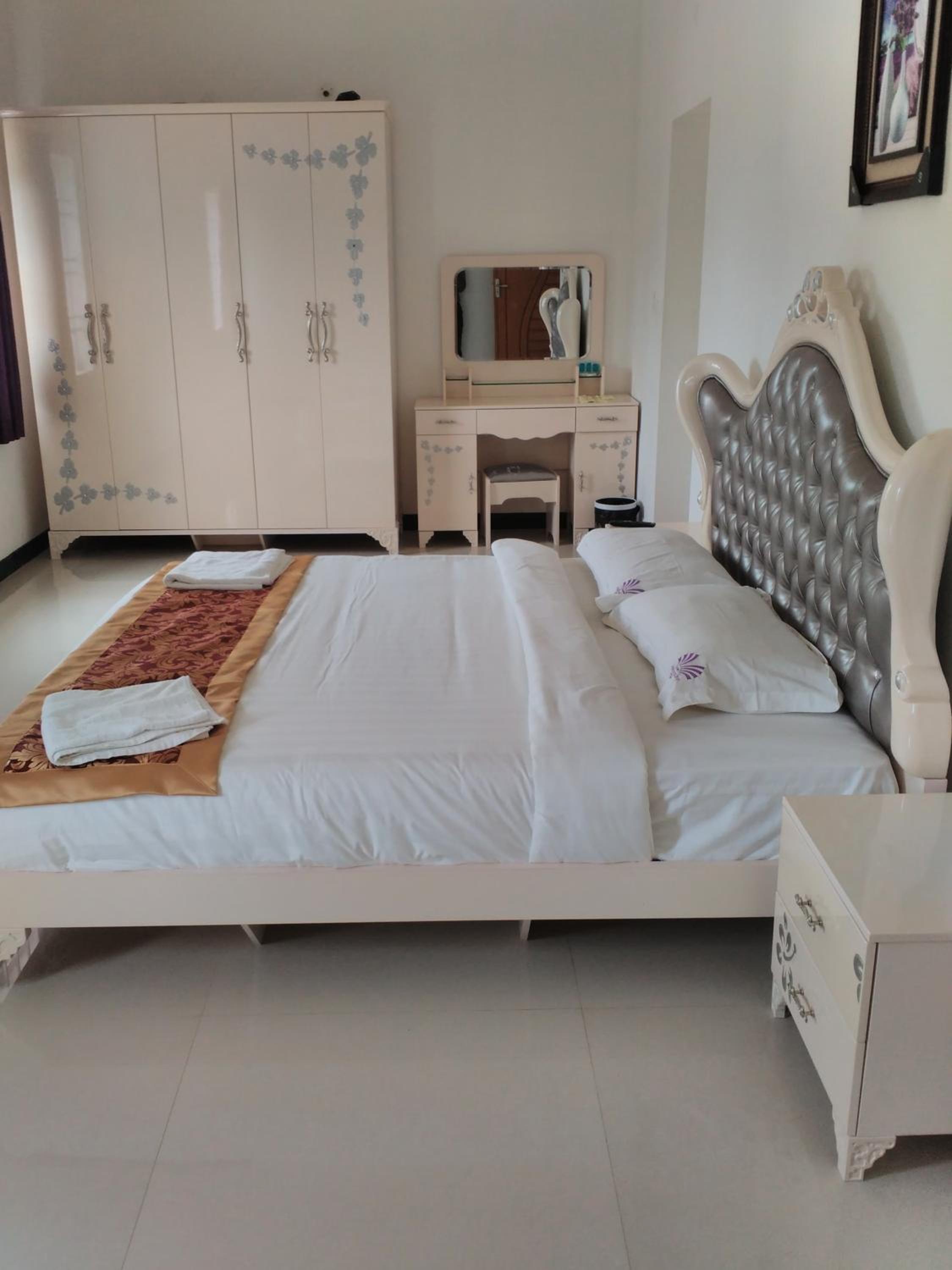 Two-Bedroom Bungalow - Photo 14