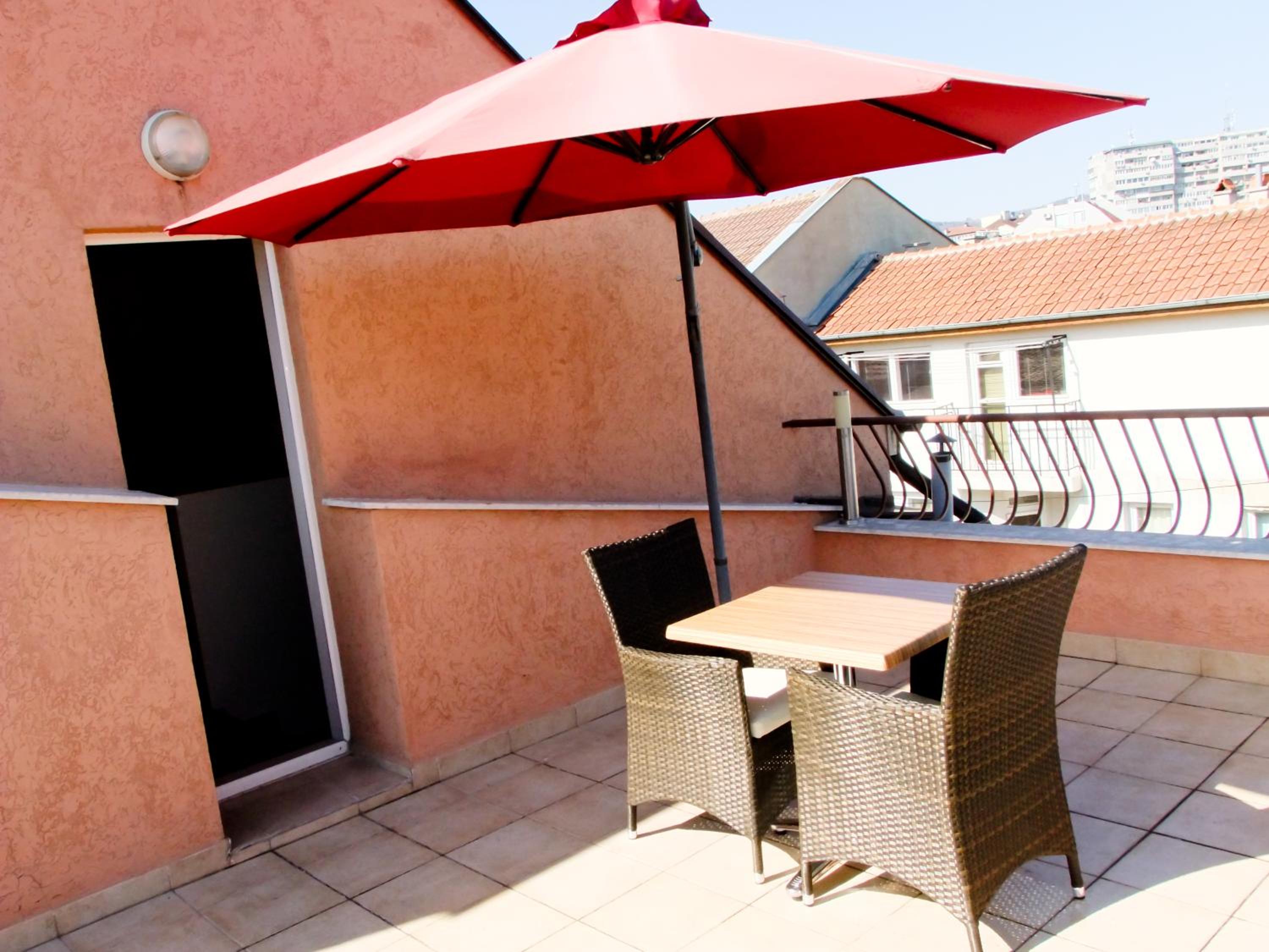 Deluxe Double Room with Balcony photo 2