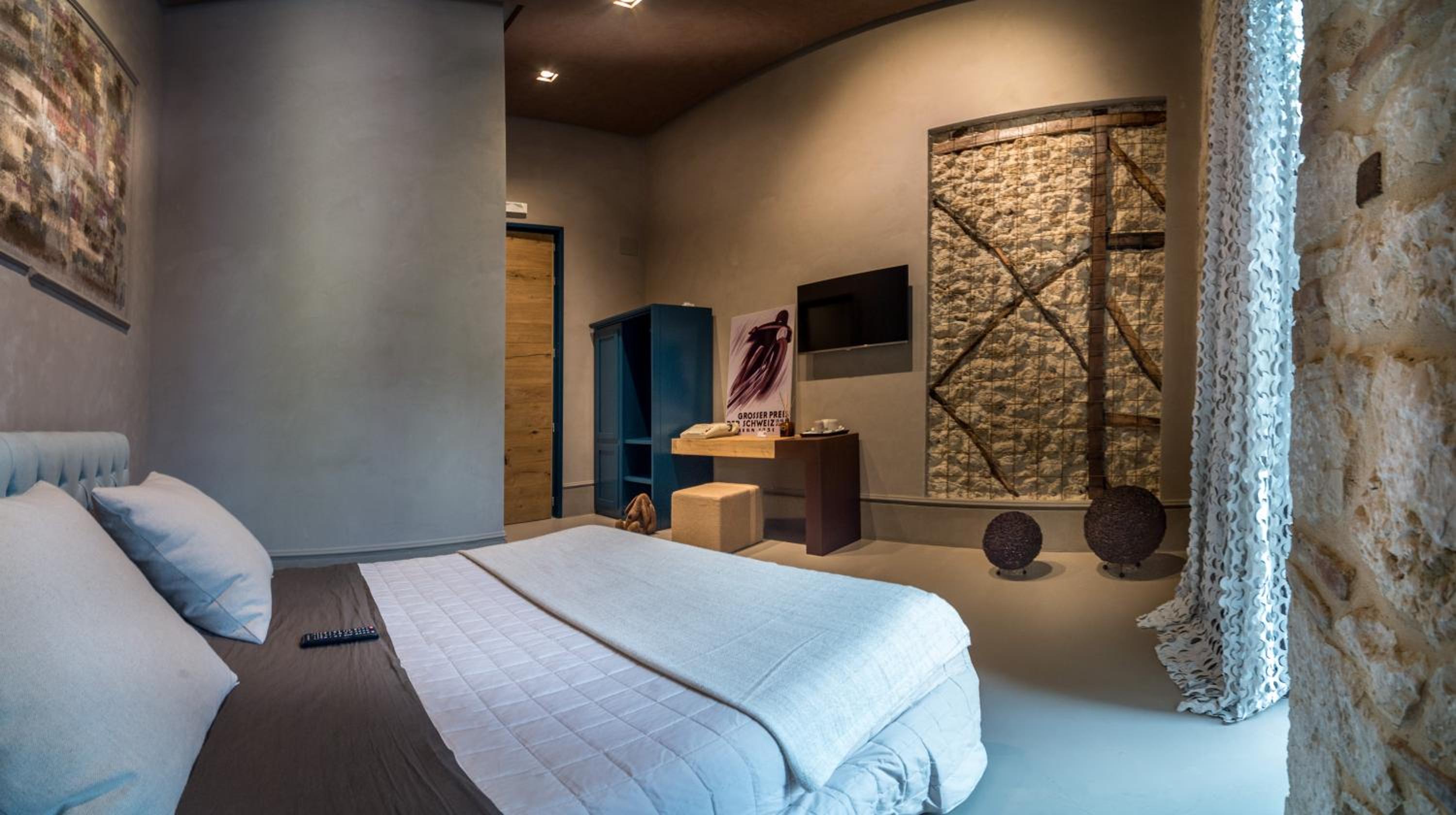 Double Room - Photo 14