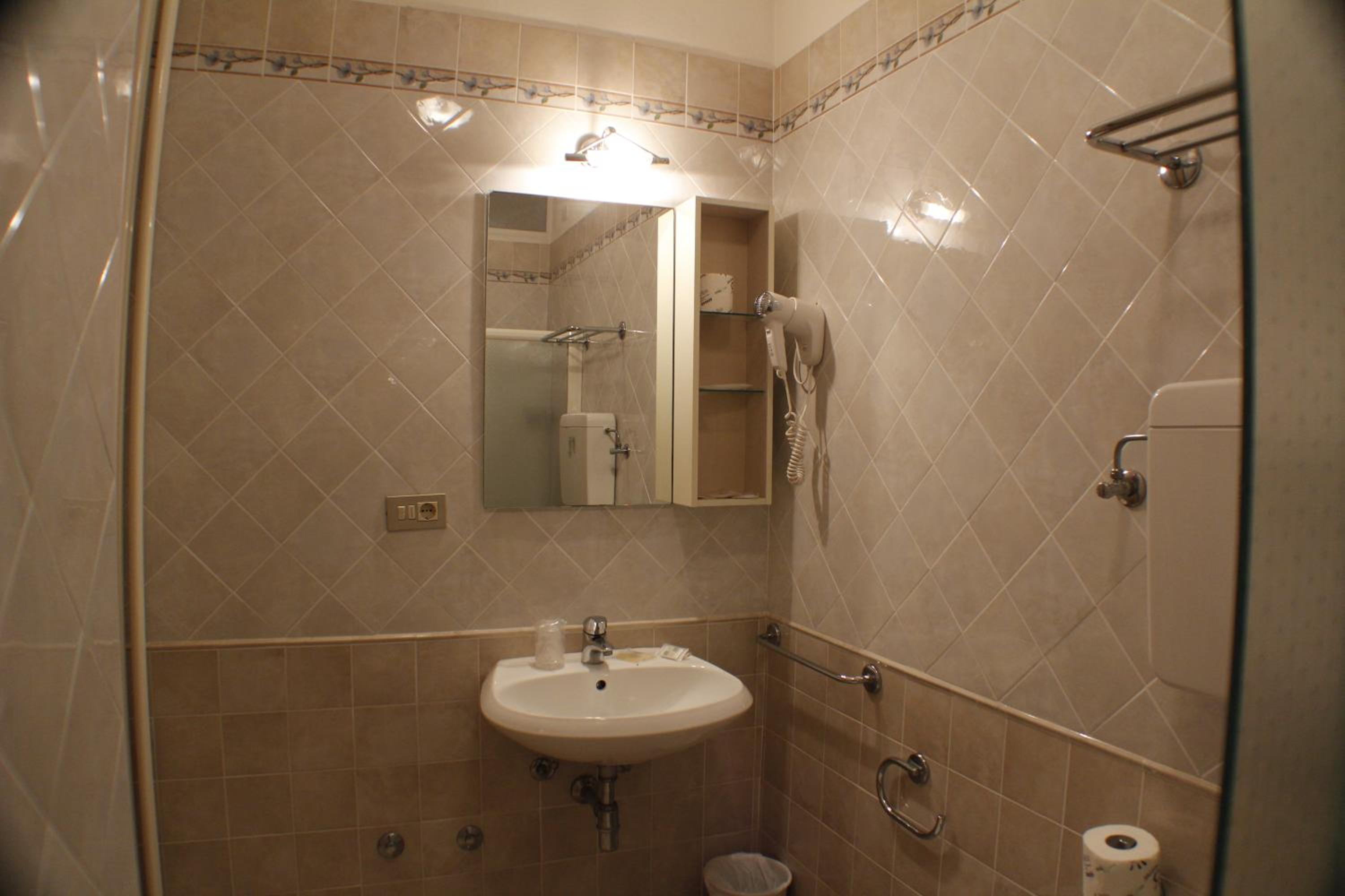 Double or Twin Room photo 3