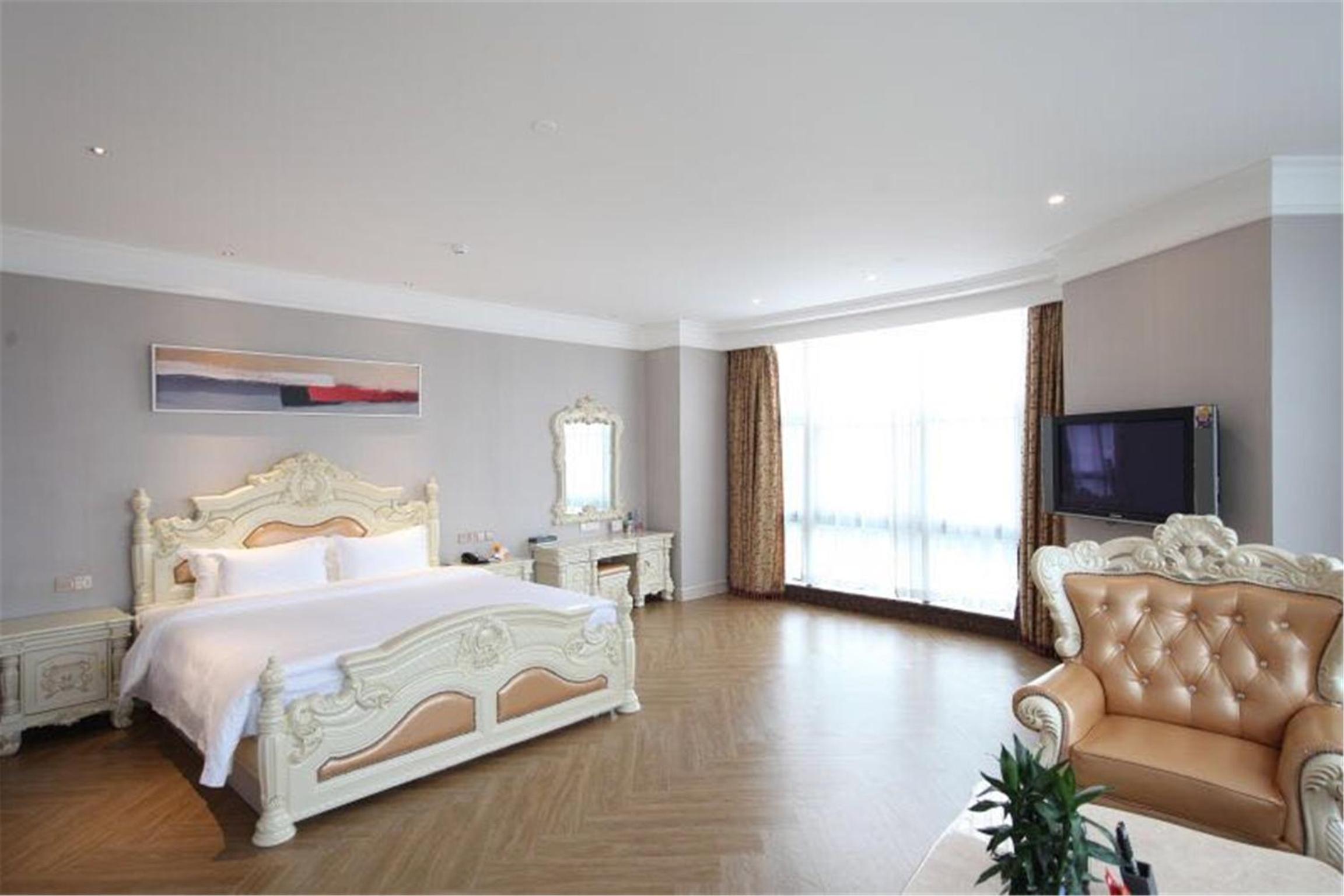 Executive Queen Room