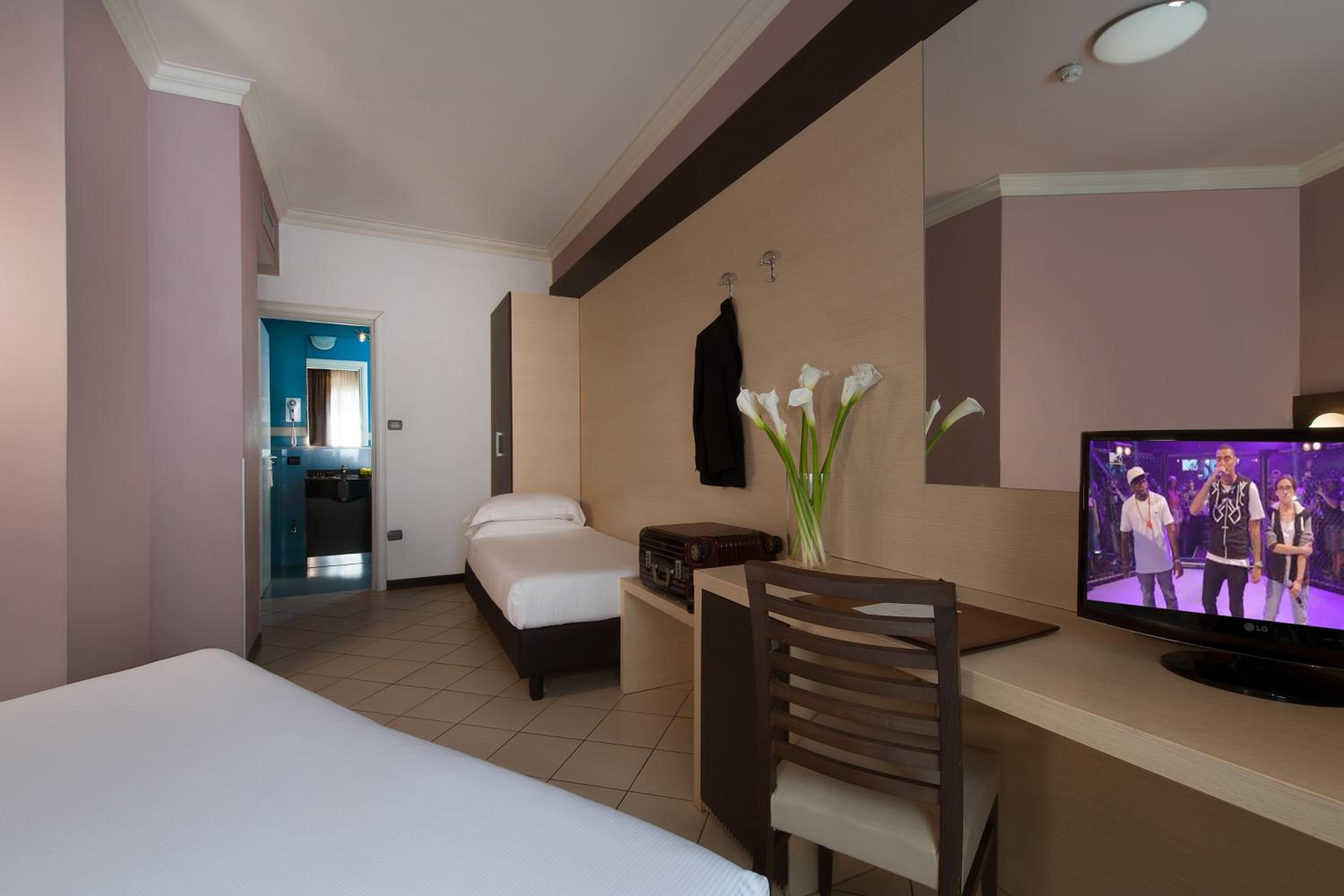 Triple Room - Photo 2