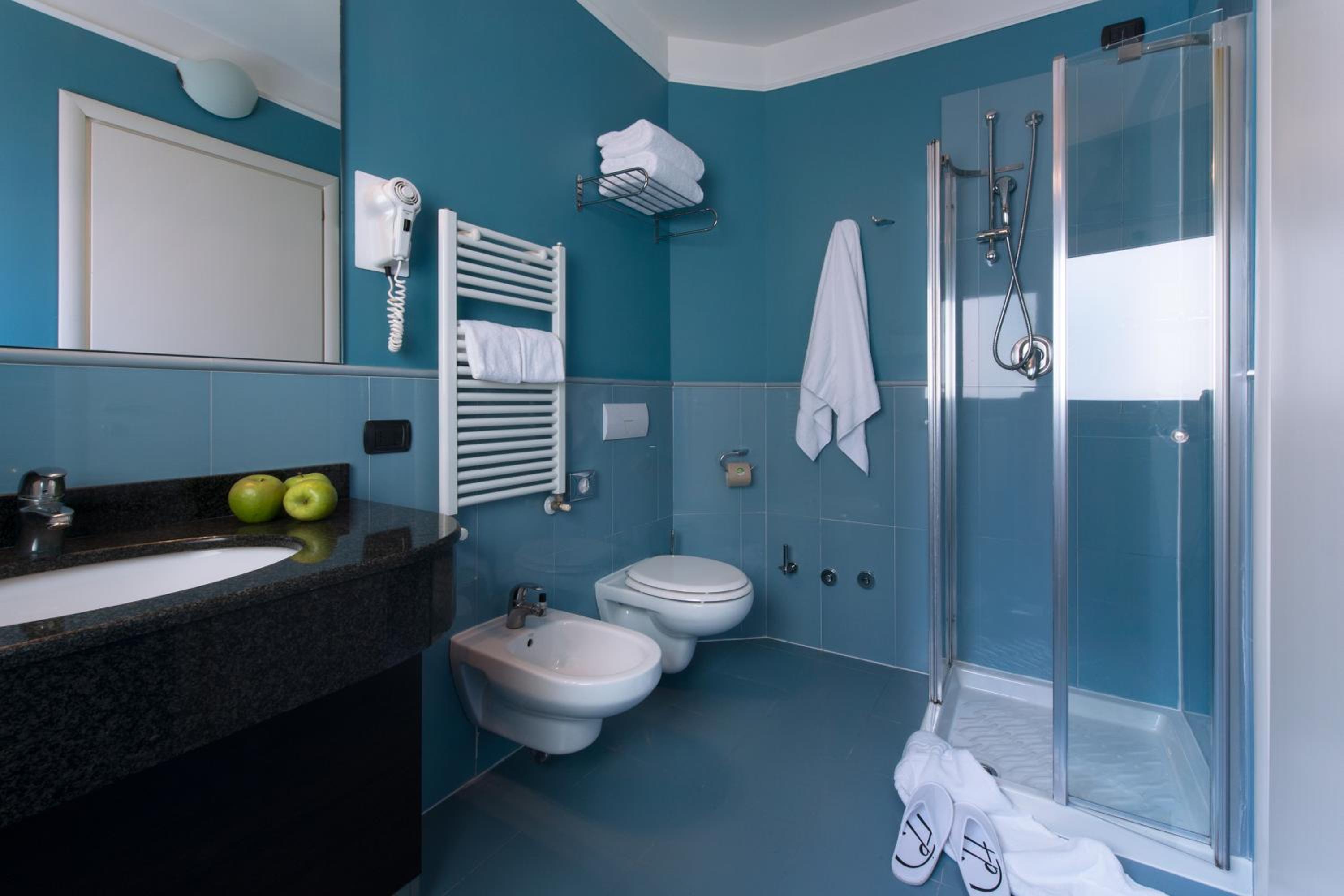 Double or Twin Room - Photo 7
