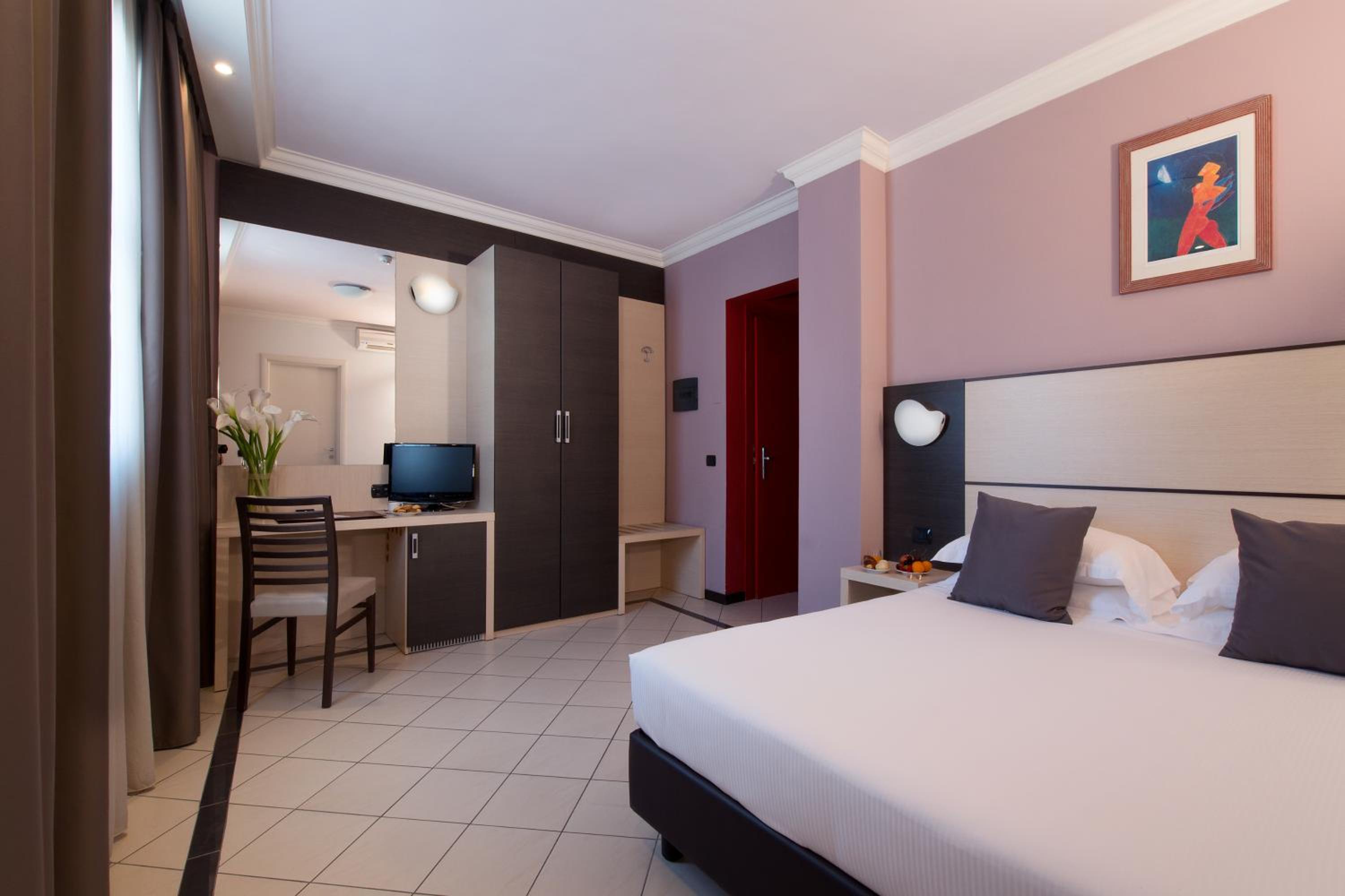 Double or Twin Room - Photo 3