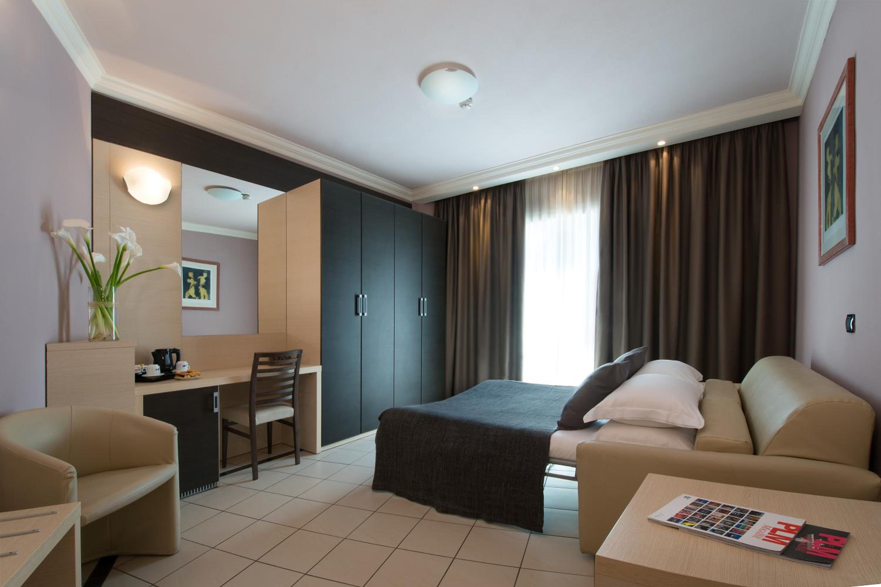 Family Junior Suite - Photo 1