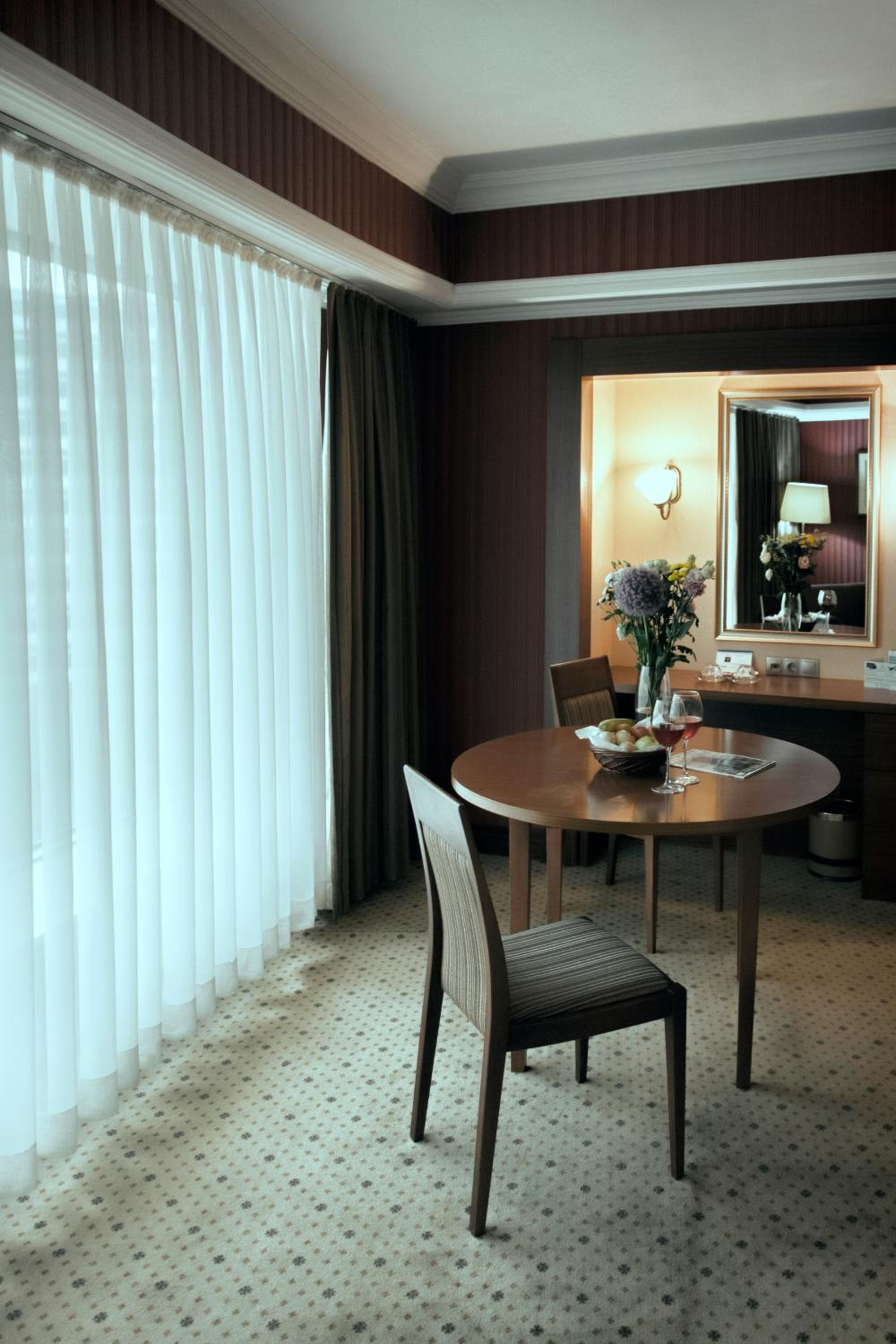 Standard Double Room with City View - Photo 7