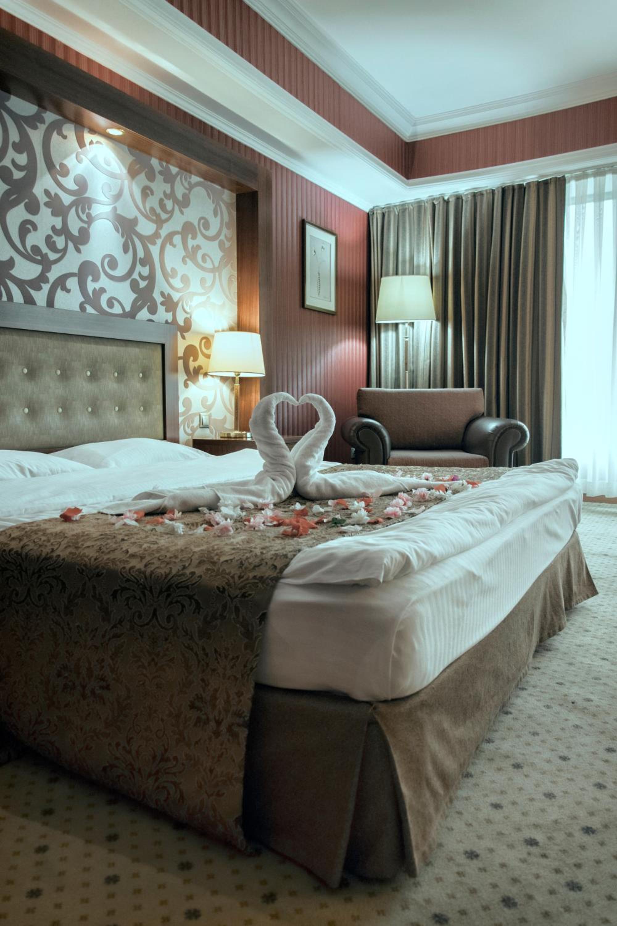 Standard Double Room with City View - Photo 5