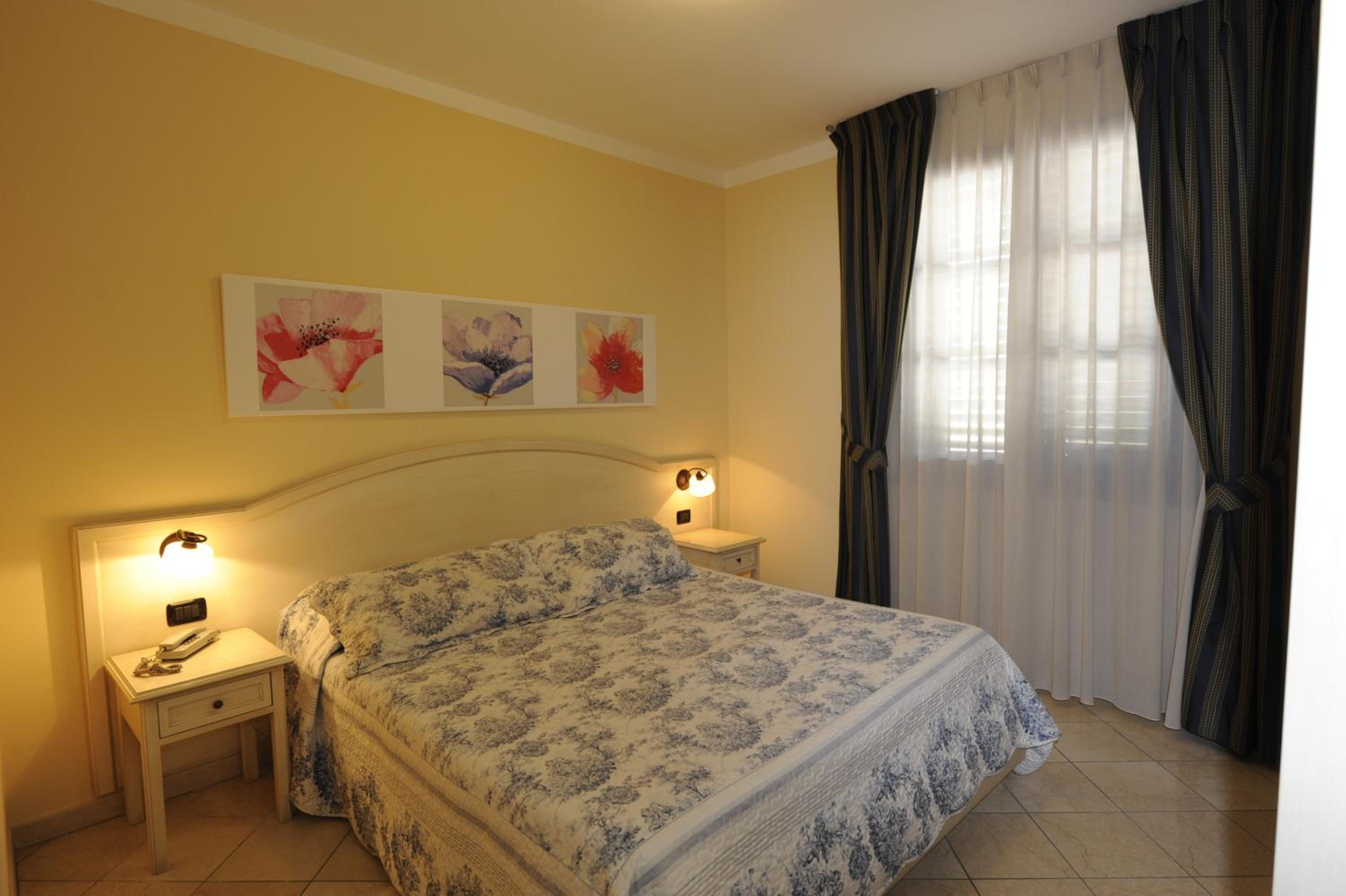 Double or Twin Room - Photo 6