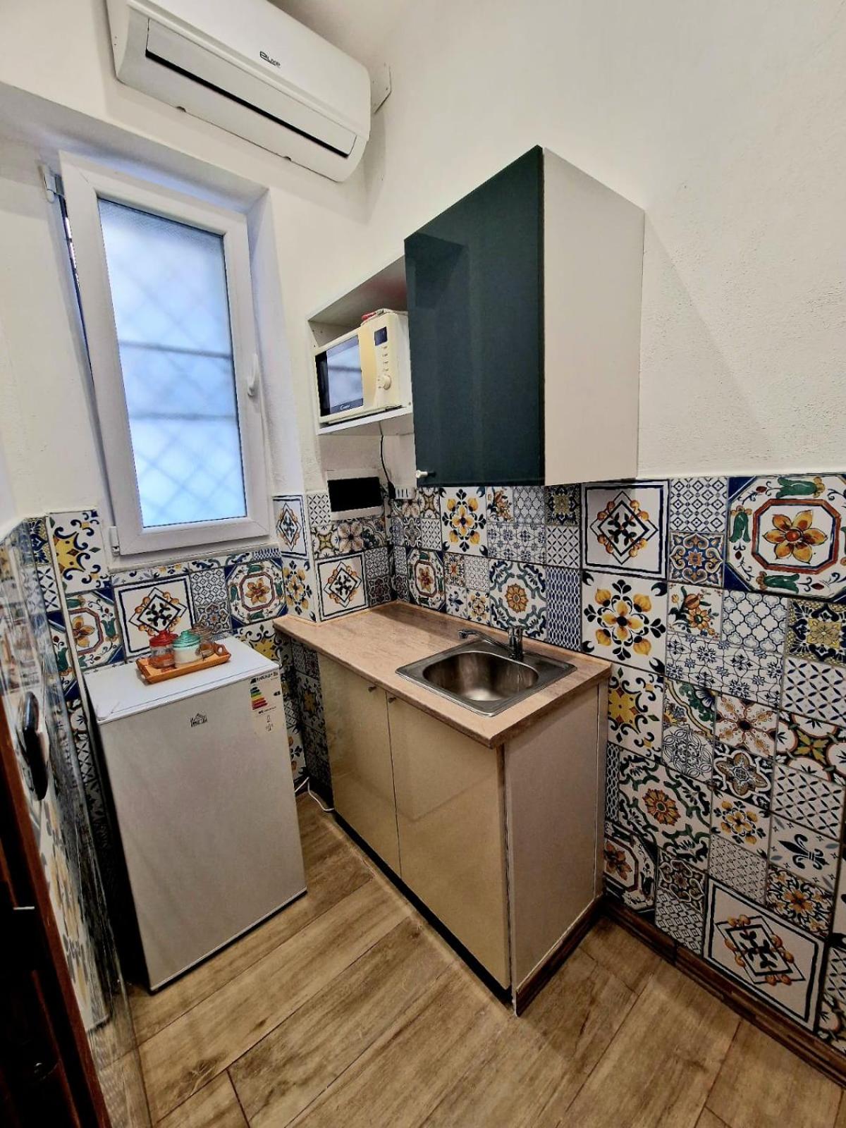 Single Room with Private Bathroom