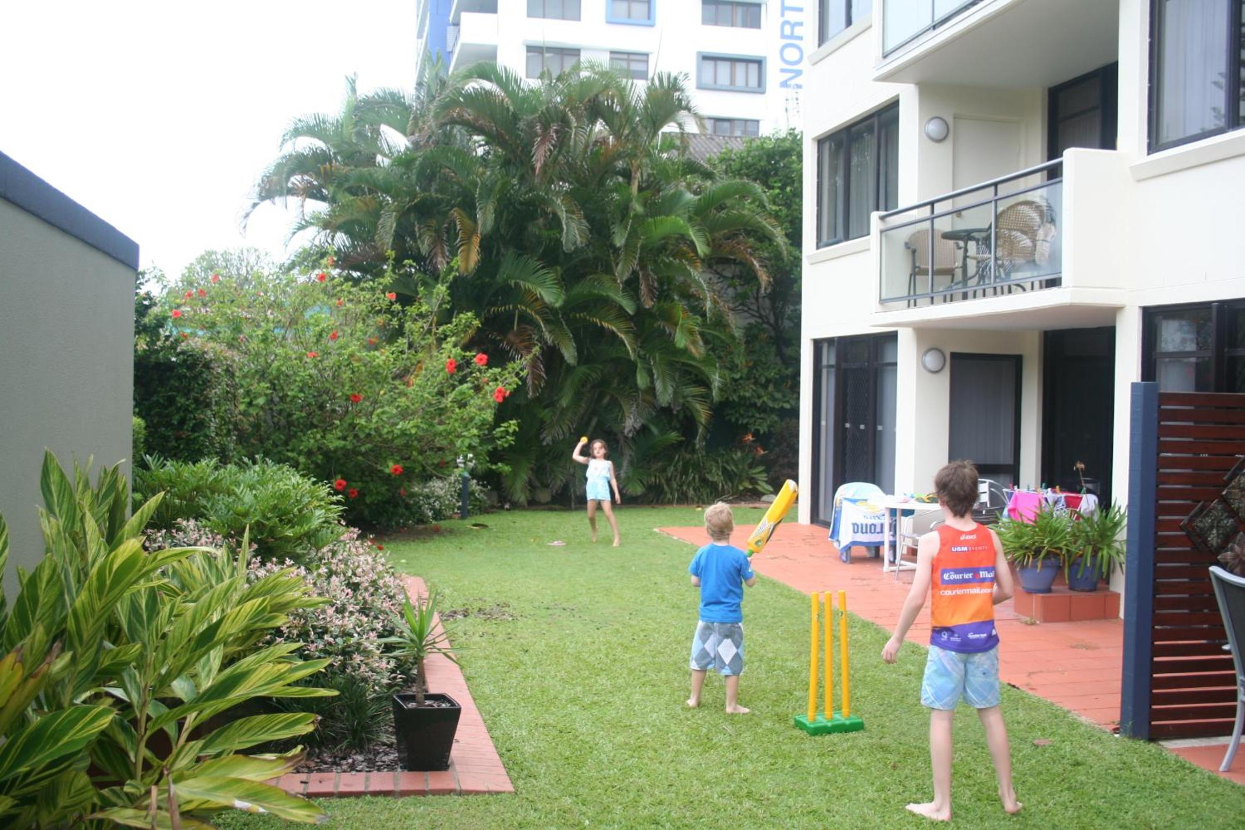 Two-Bedroom Apartment with Garden View - Photo 6