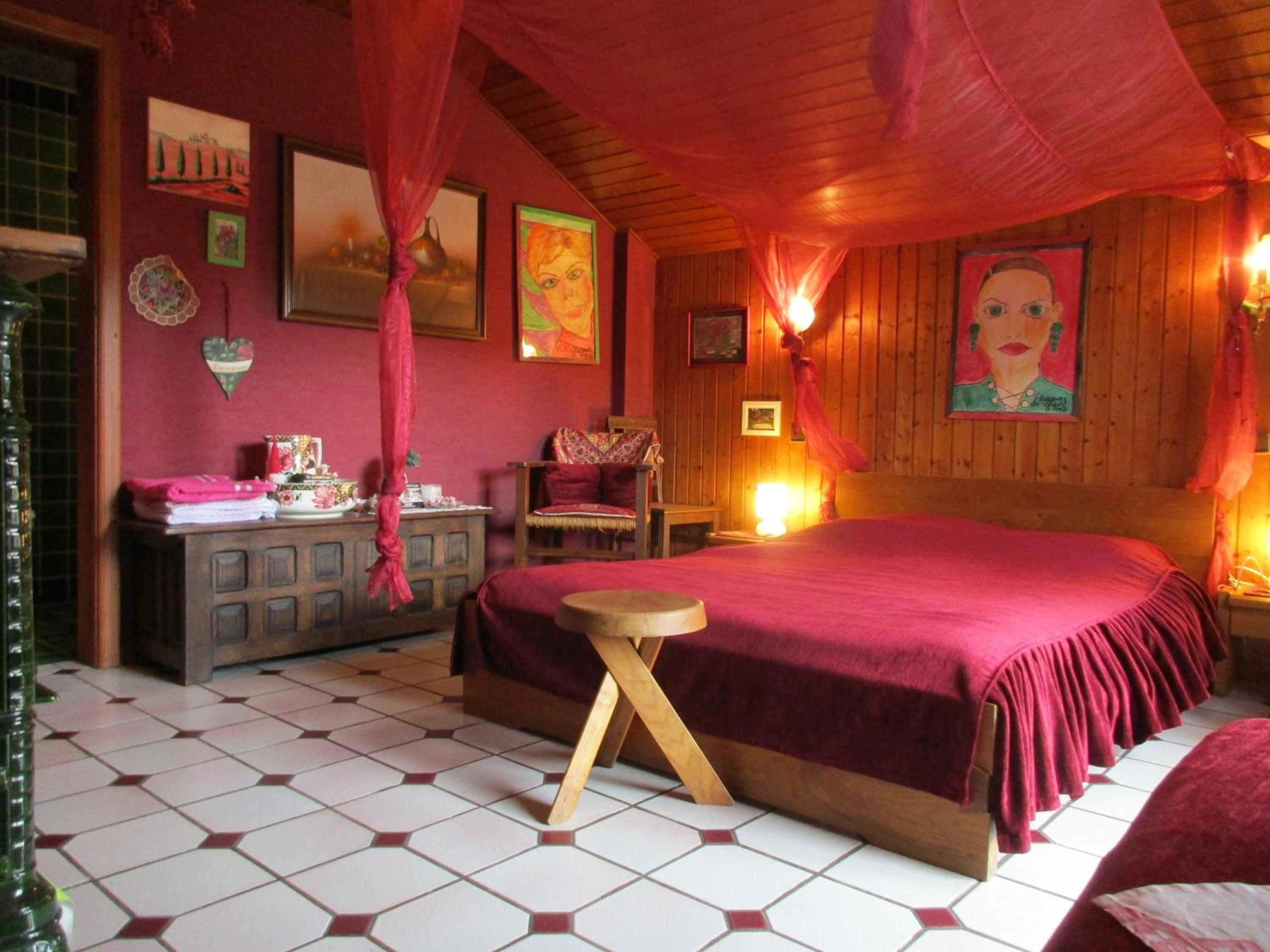 Studio (2 Adults)
