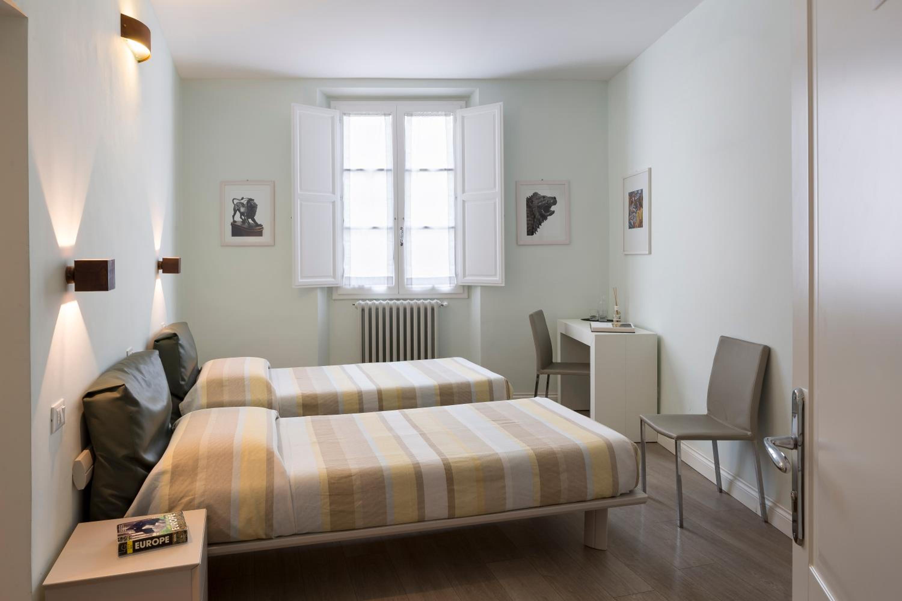 Double or Twin Room with Private Bathroom photo 2