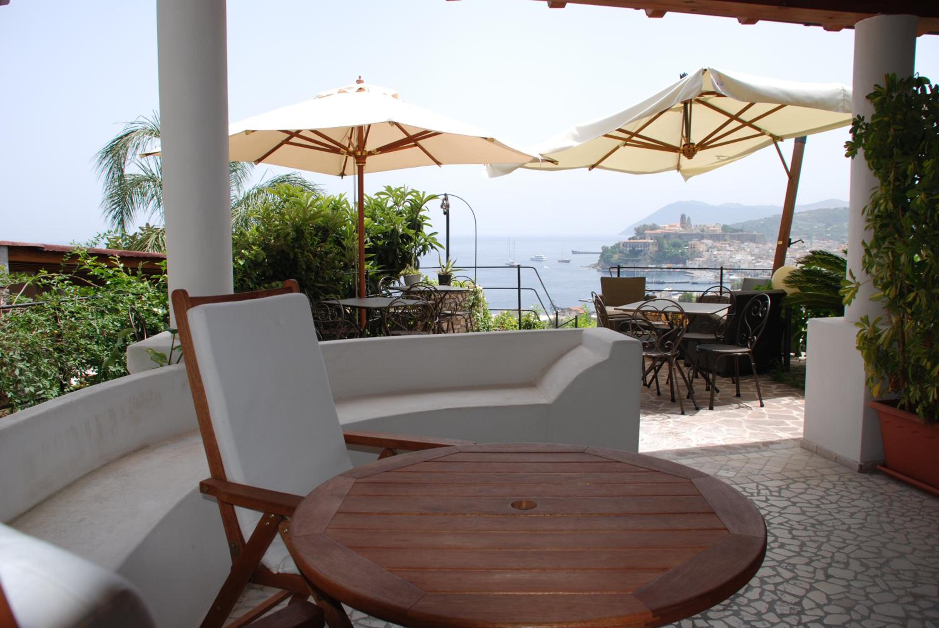 Junior Suite with Sea View - Photo 3