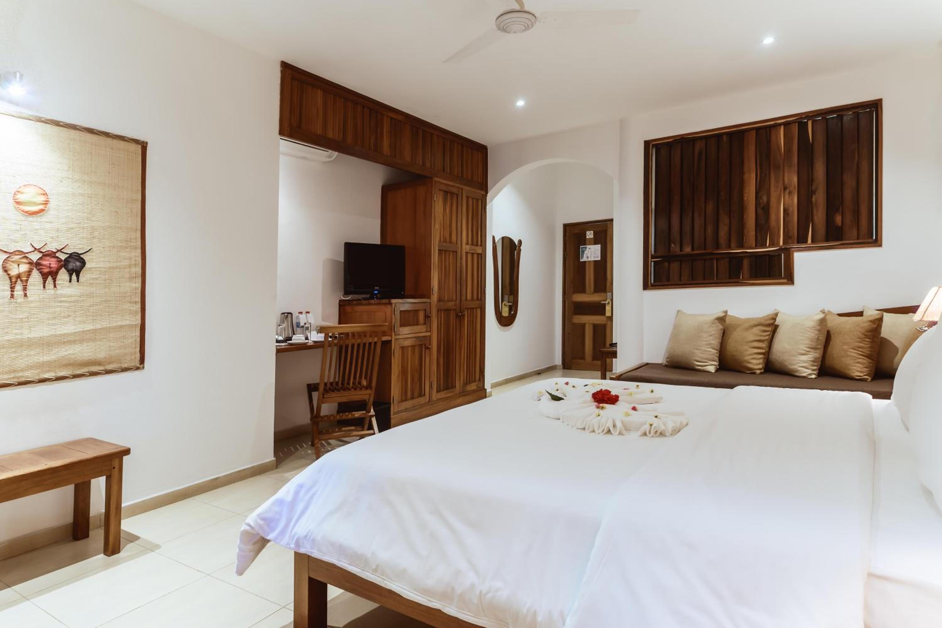 Double Room with Sea View - Photo 8