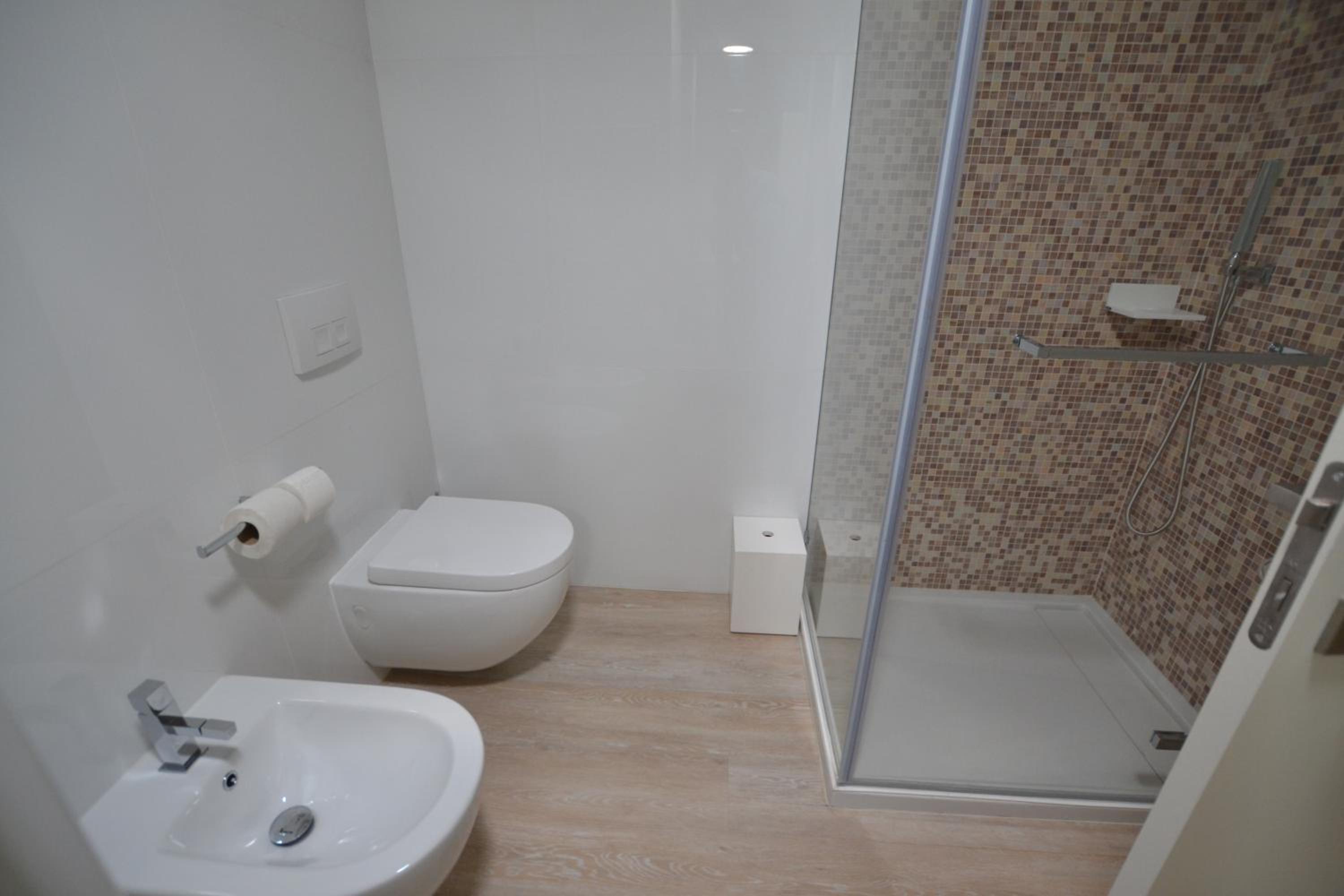 Standard Double or Twin Room - Photo 6