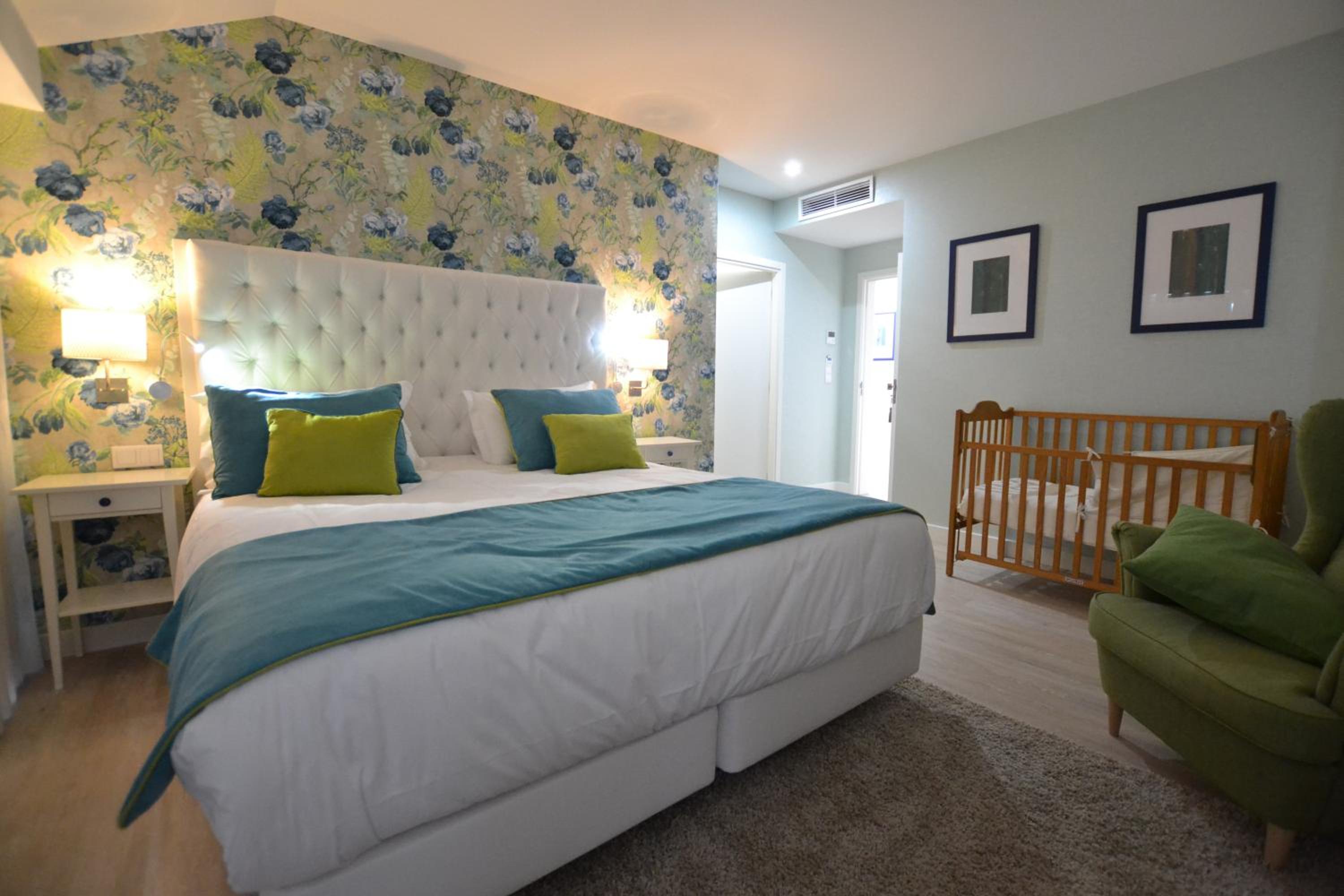 Standard Double or Twin Room - Photo 5