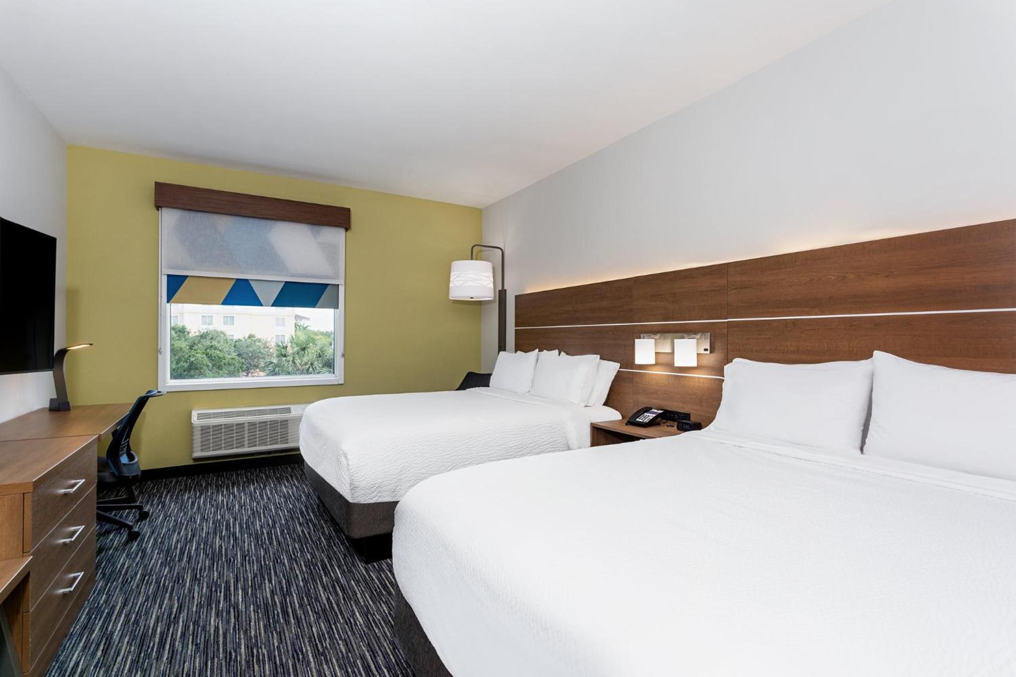 Standard Queen Room with Two Queen Beds