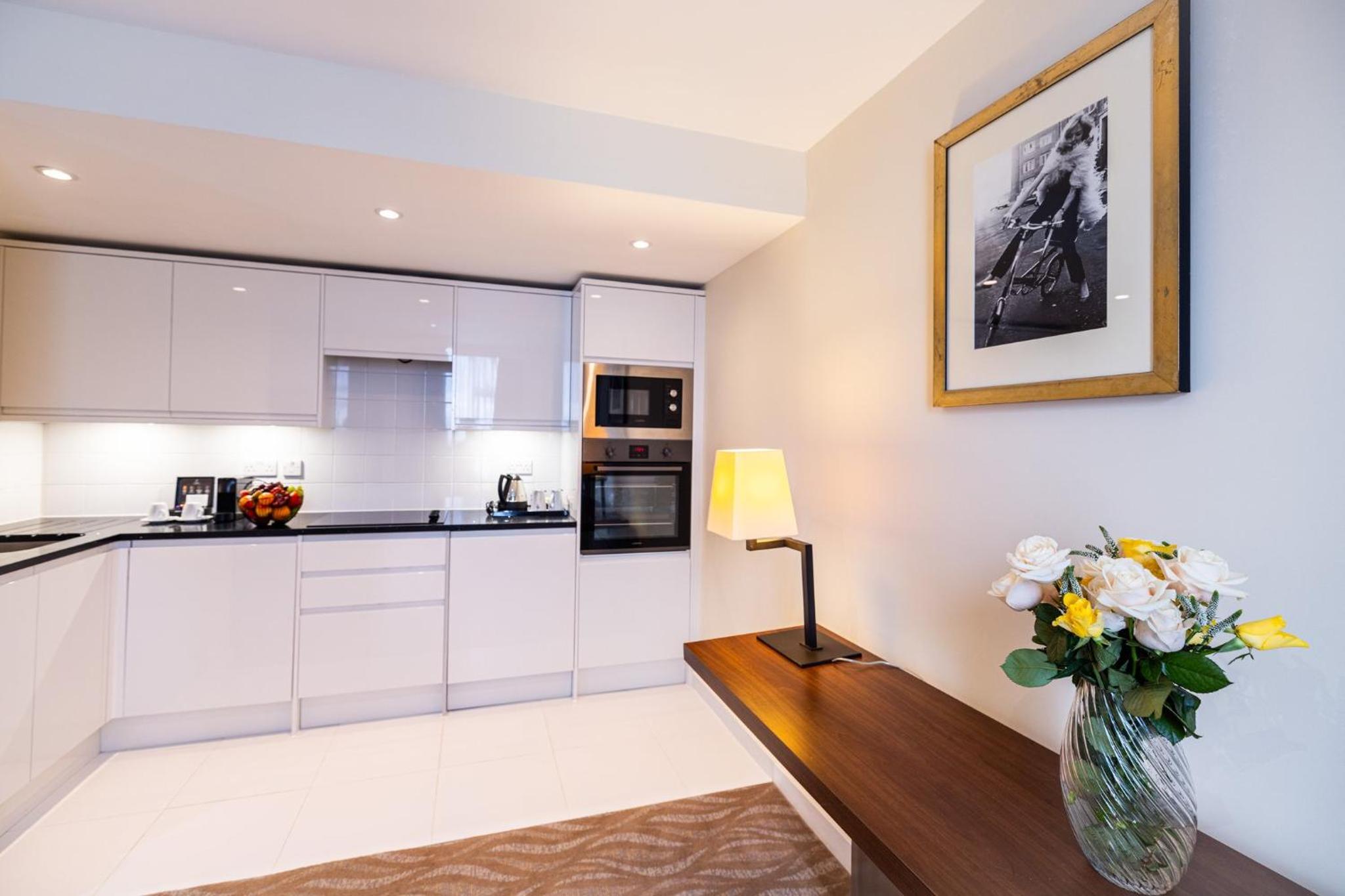 One-Bedroom Suite with Kitchenette