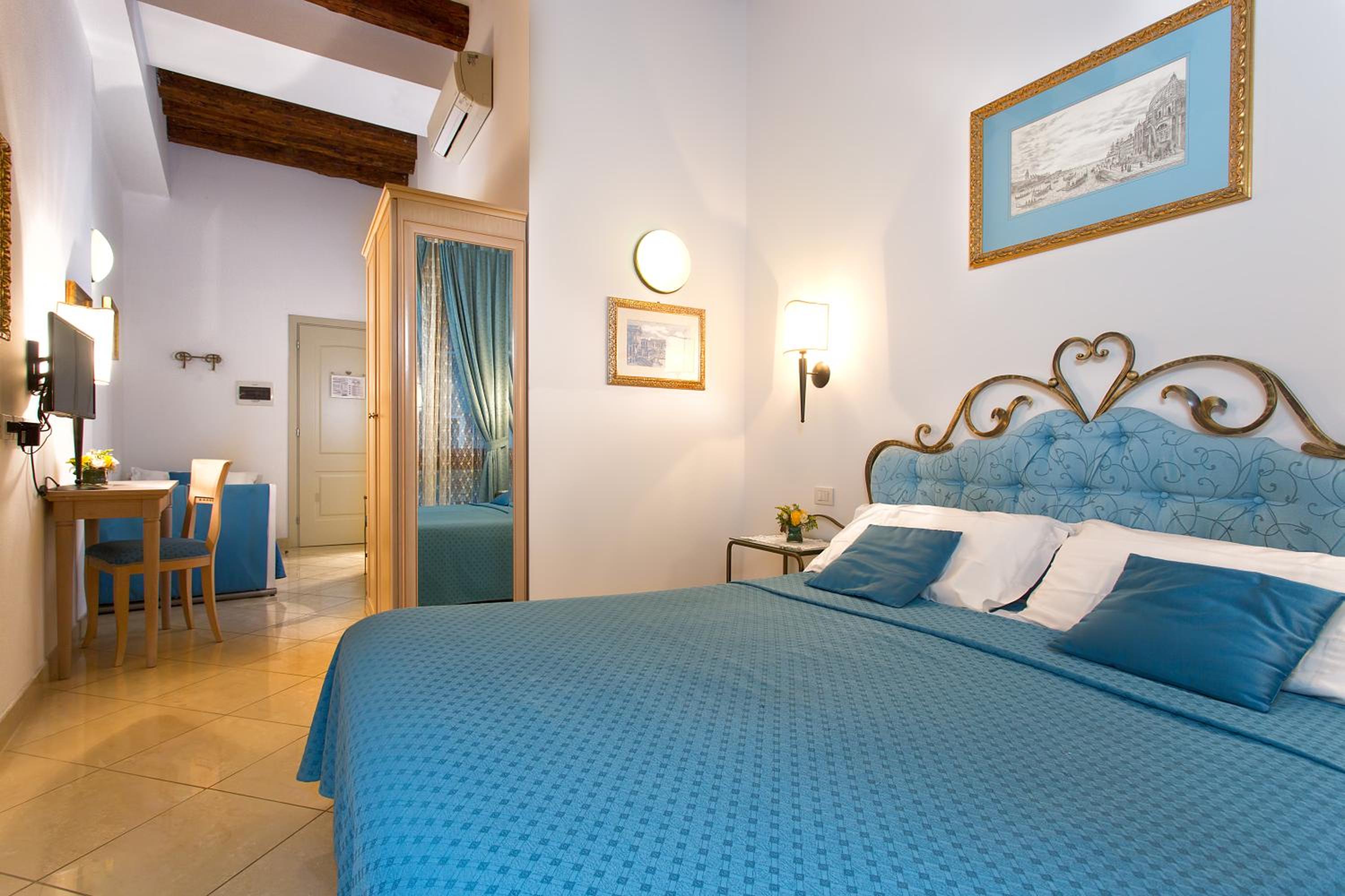 Superior Double Room with Extra Bed photo 3