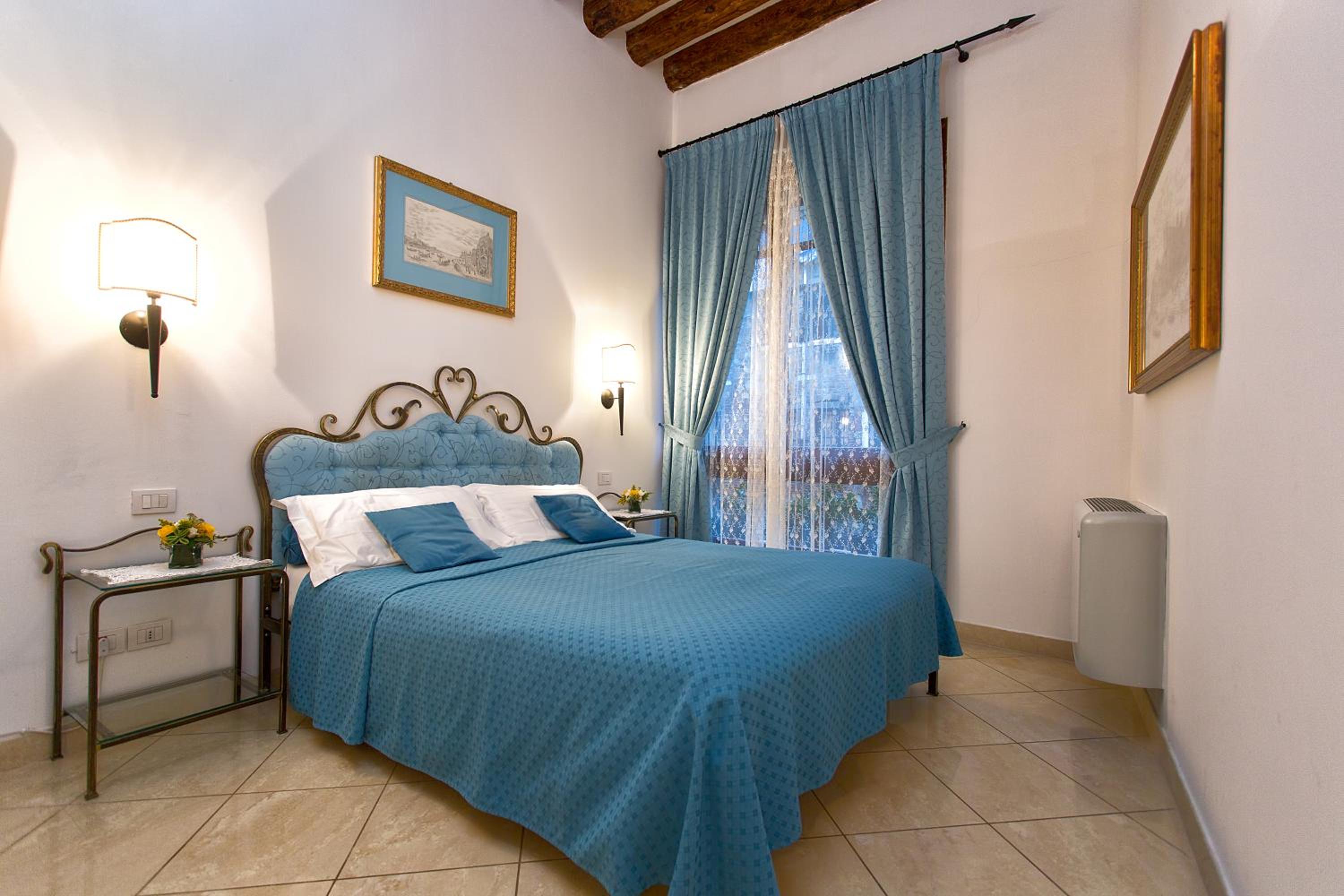 Superior Double Room with Extra Bed photo 2